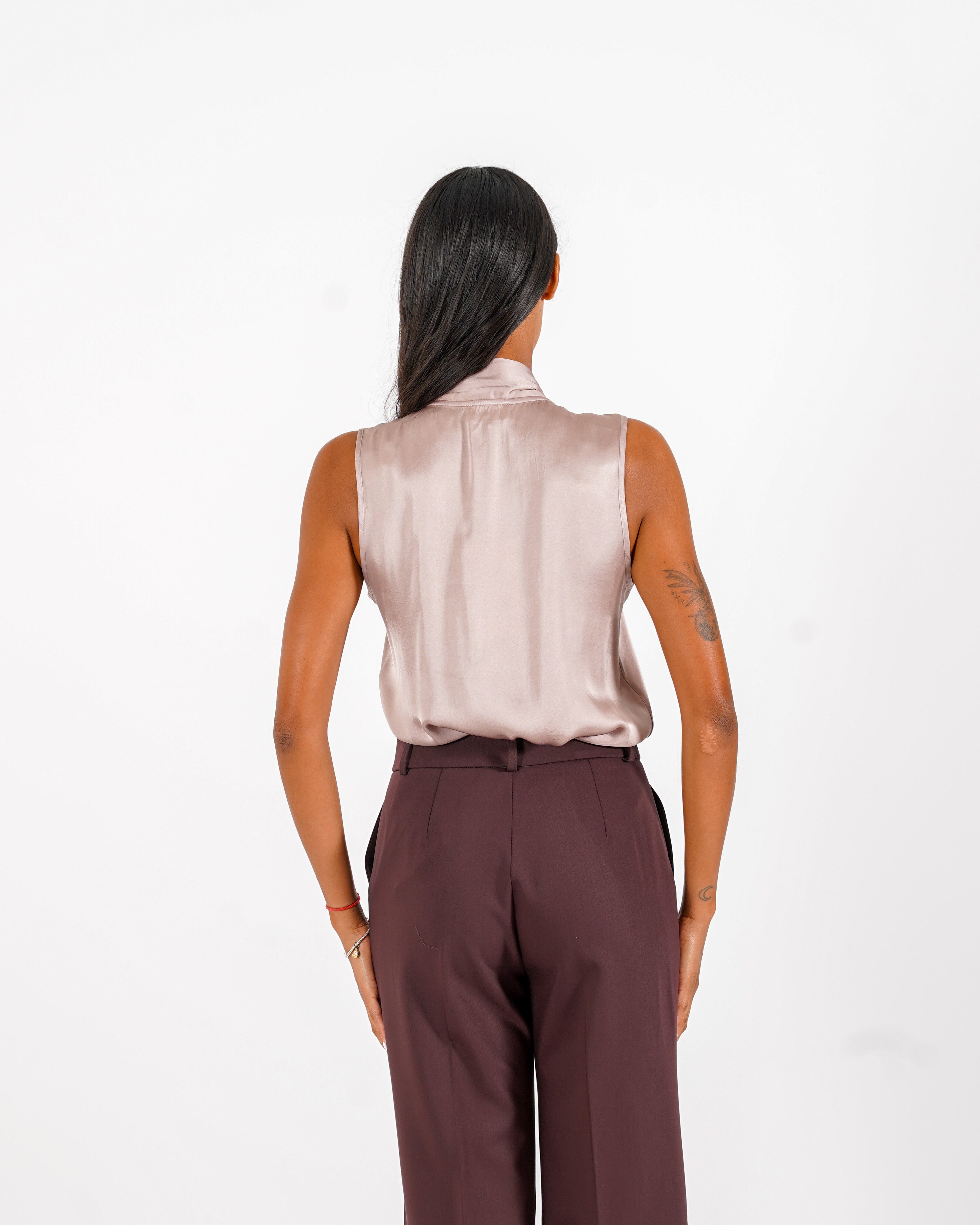 Blusa smanicata con fiocco in mano raso - Adella