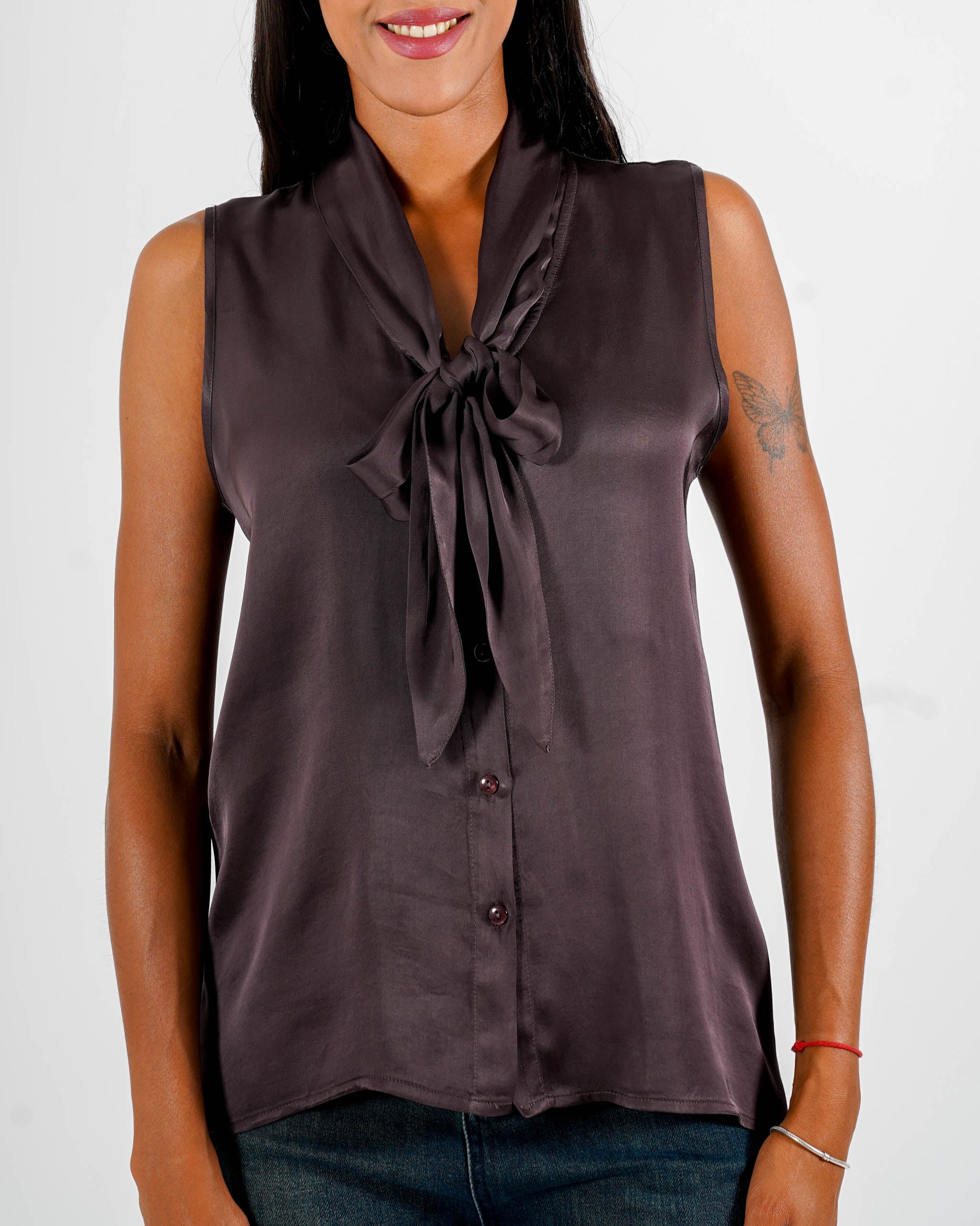 Blusa smanicata con fiocco in mano raso - Adella