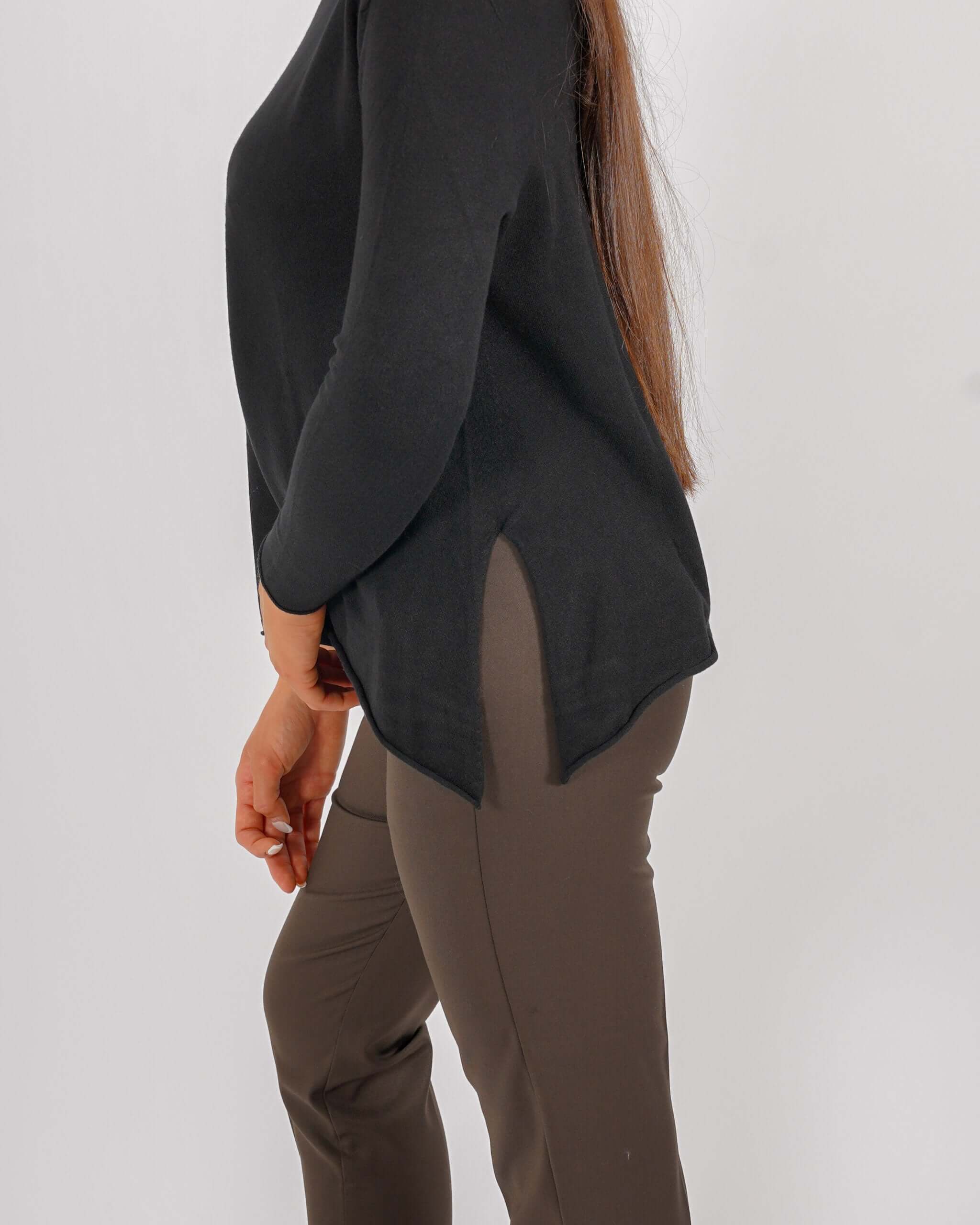 Maglia girocollo minimal con spacchi laterali - Austria