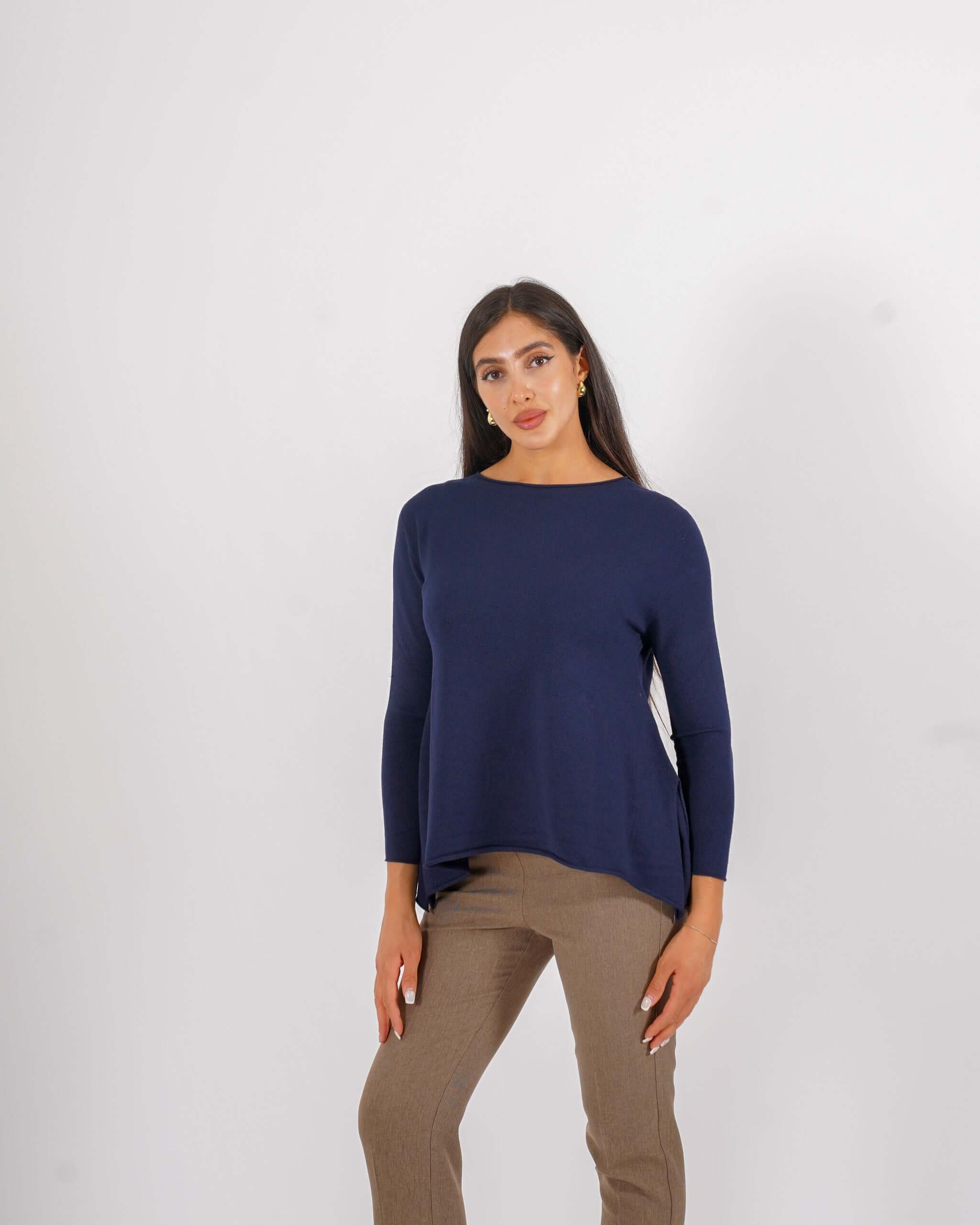 Maglia girocollo minimal con spacchi laterali - Austria