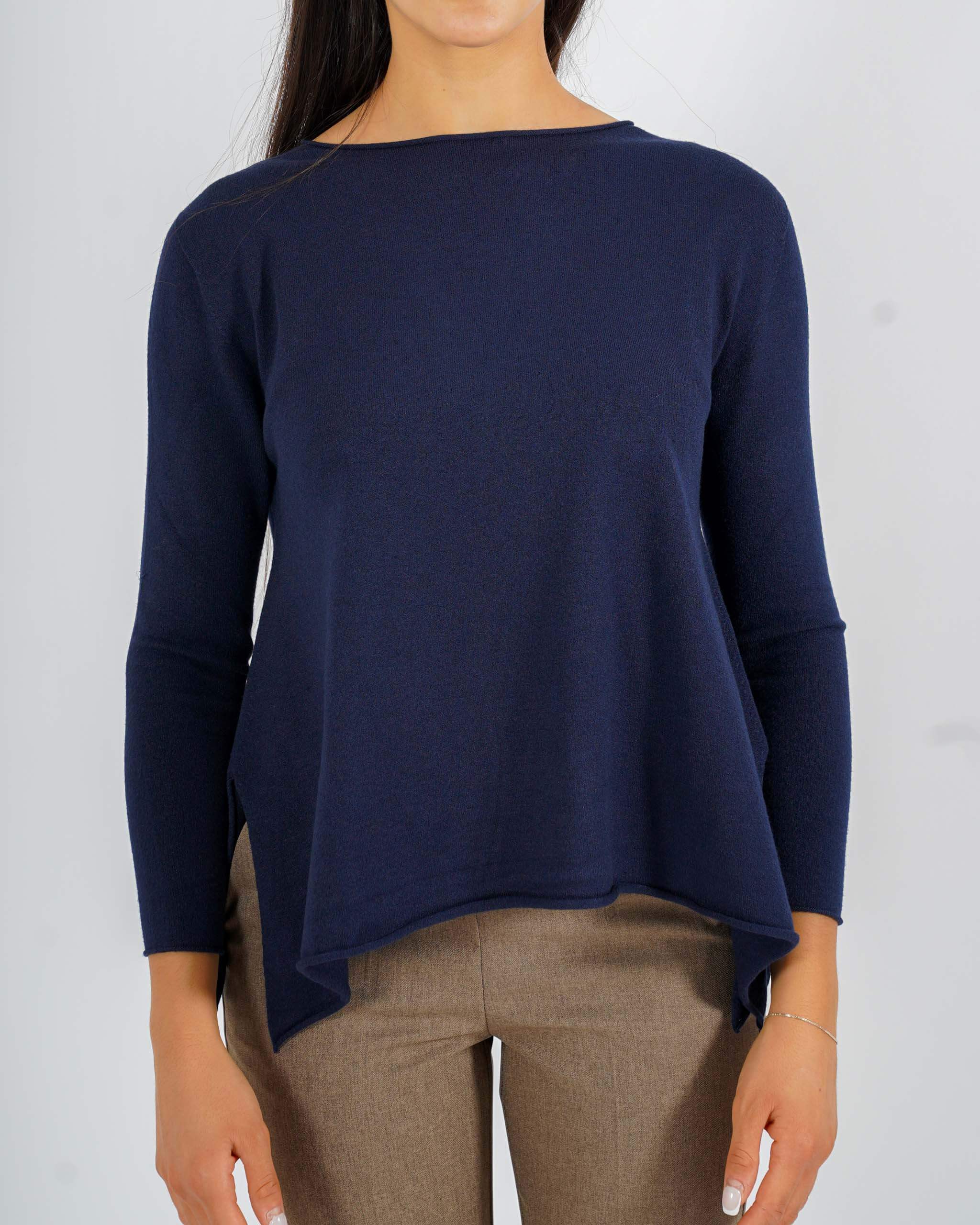 Maglia girocollo minimal con spacchi laterali - Austria