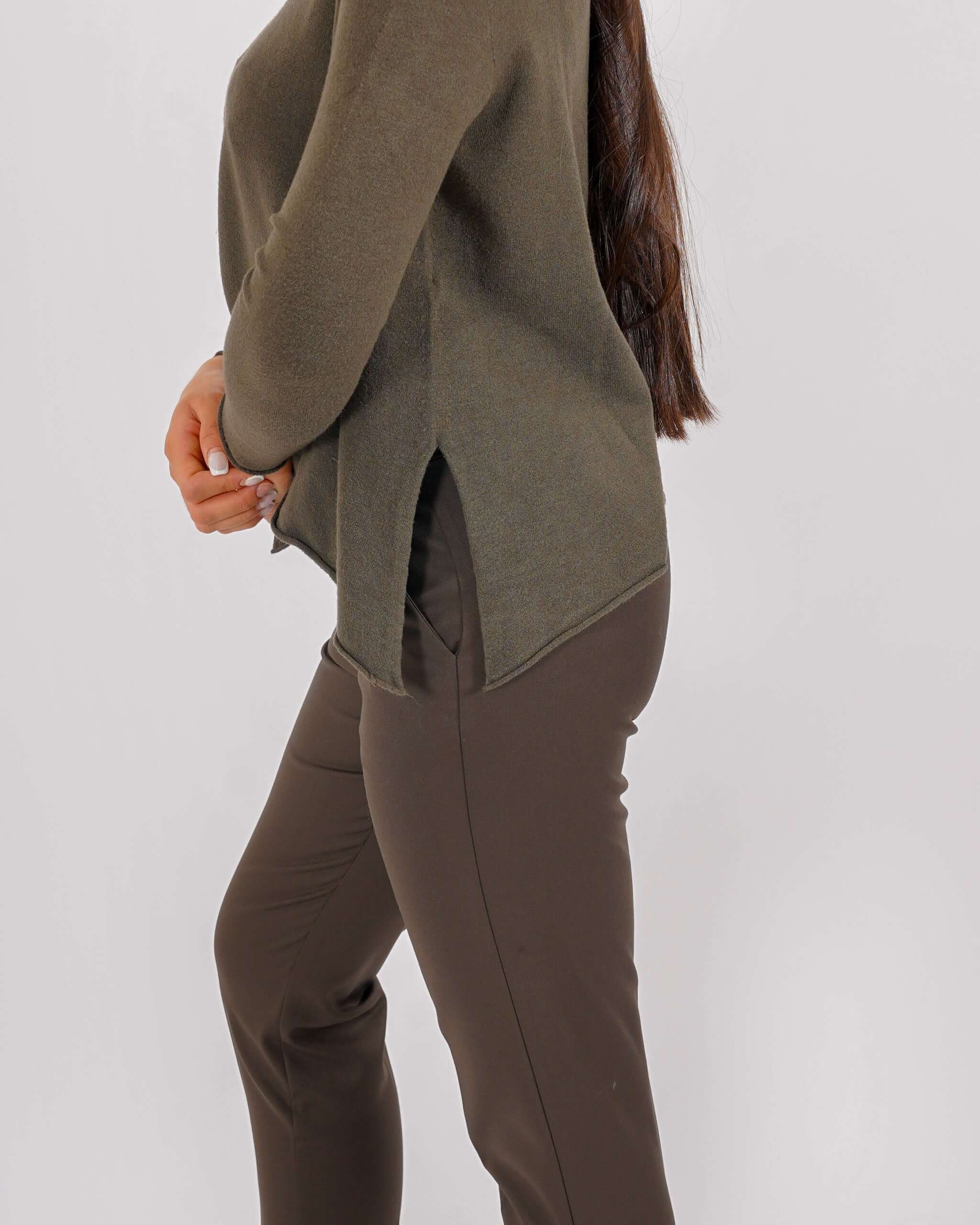 Maglia girocollo minimal con spacchi laterali - Austria