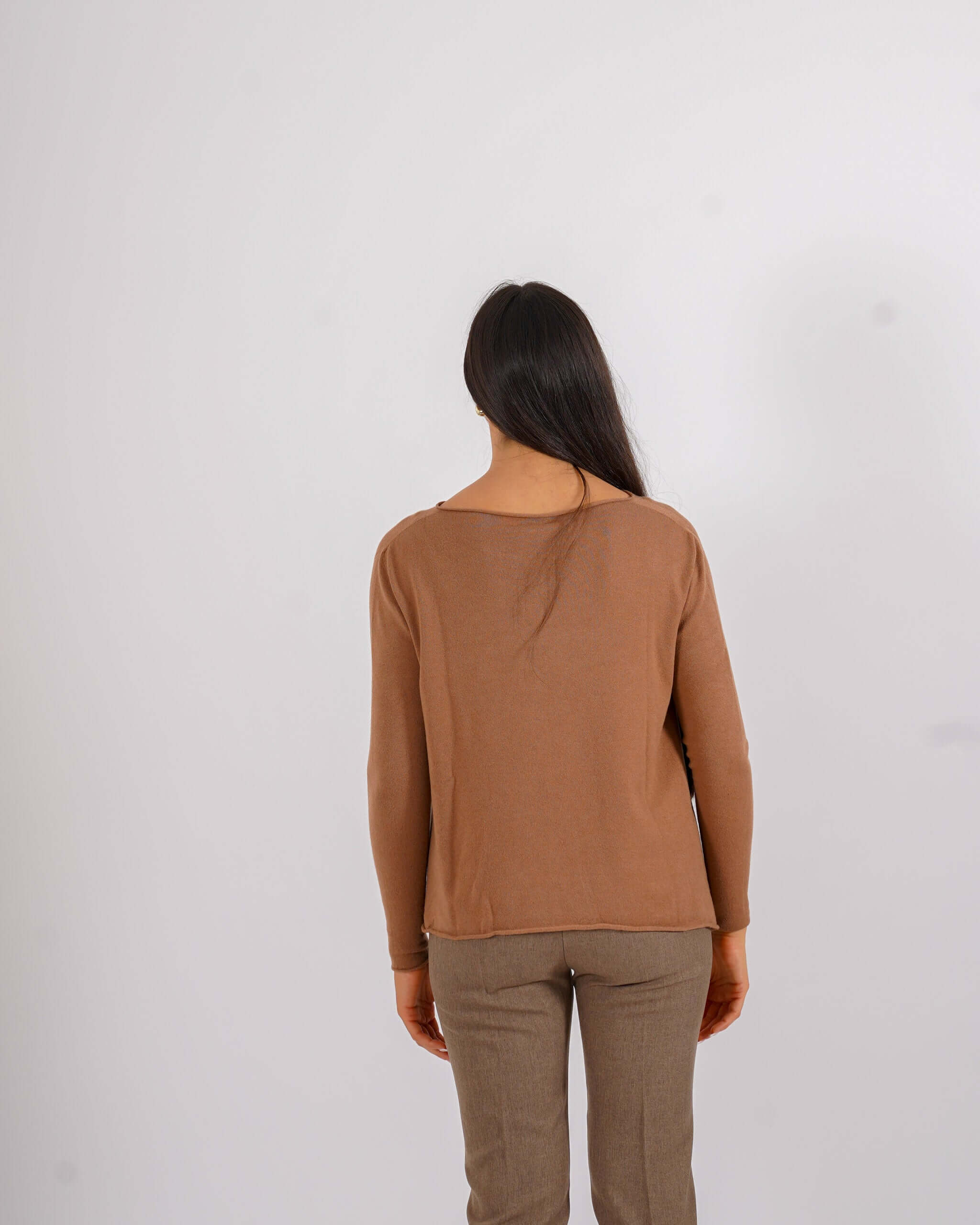 Maglia girocollo minimal con spacchi laterali - Austria