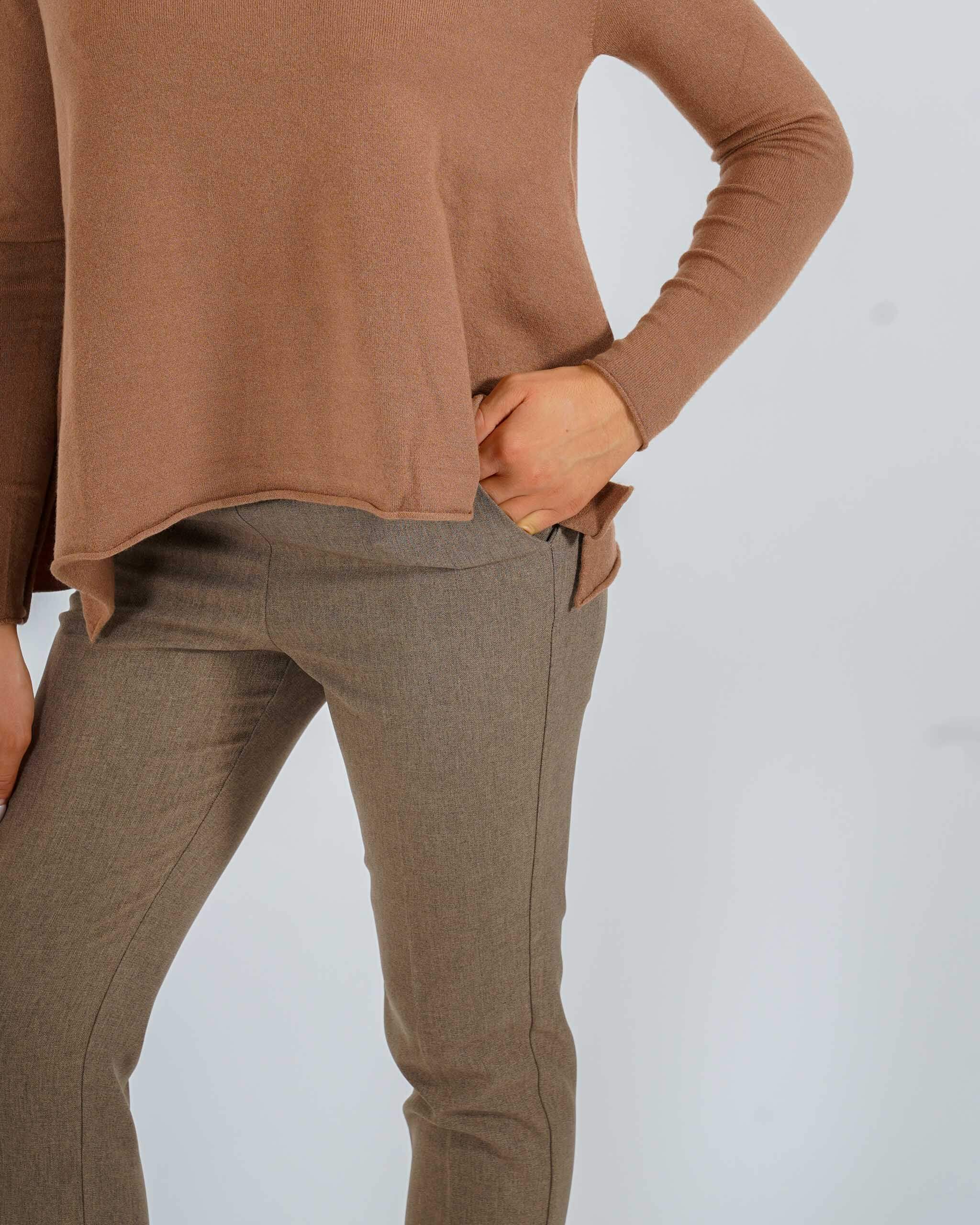 Maglia girocollo minimal con spacchi laterali - Austria