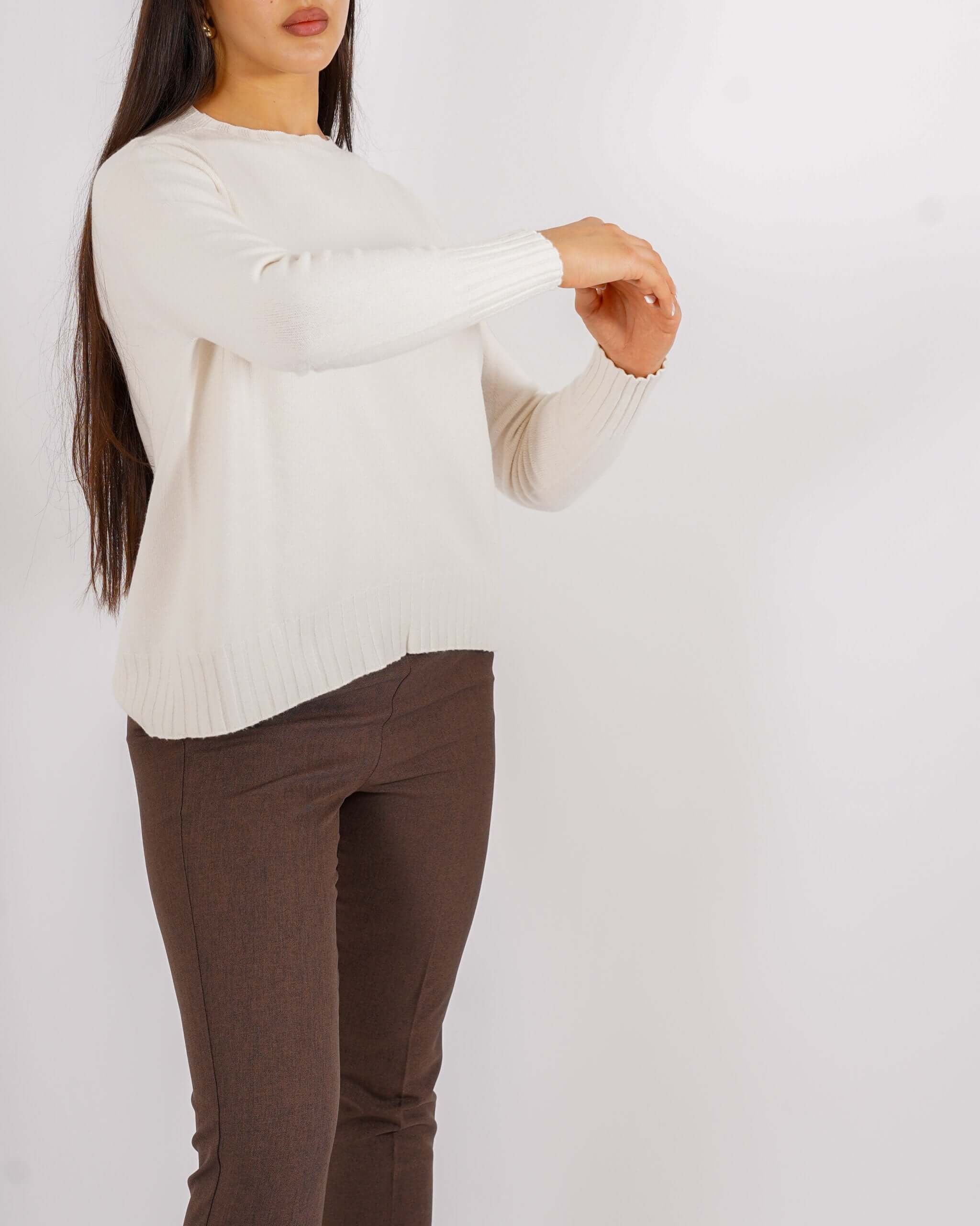 Maglia girocollo minimal con dettaglio sul retro – Biscia