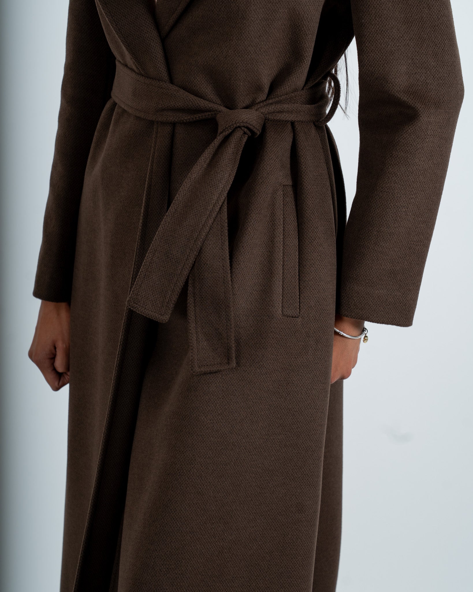 Cappotto lungo con cintura rimovibile, tasche a filo e spalla costruita - Alfa