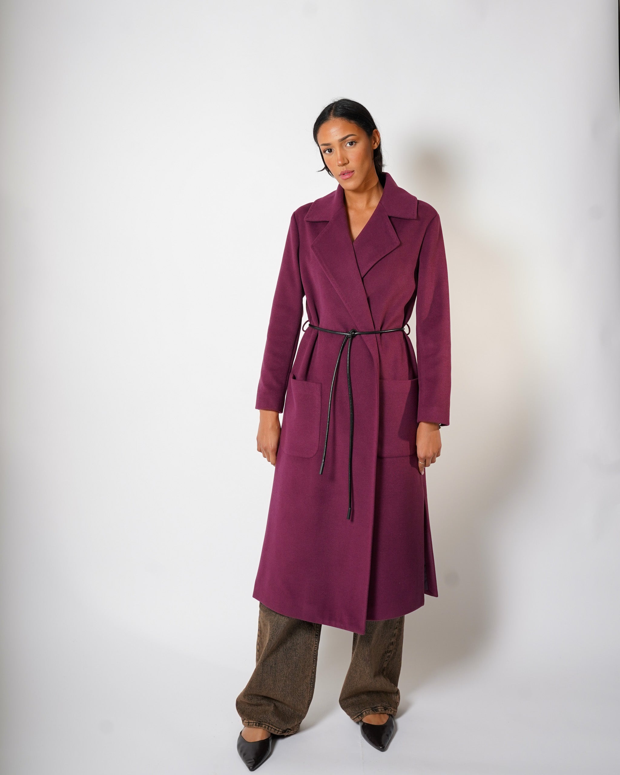 Cappotto lungo con cintura a filo in ecopelle e tasche davanti - Tricot