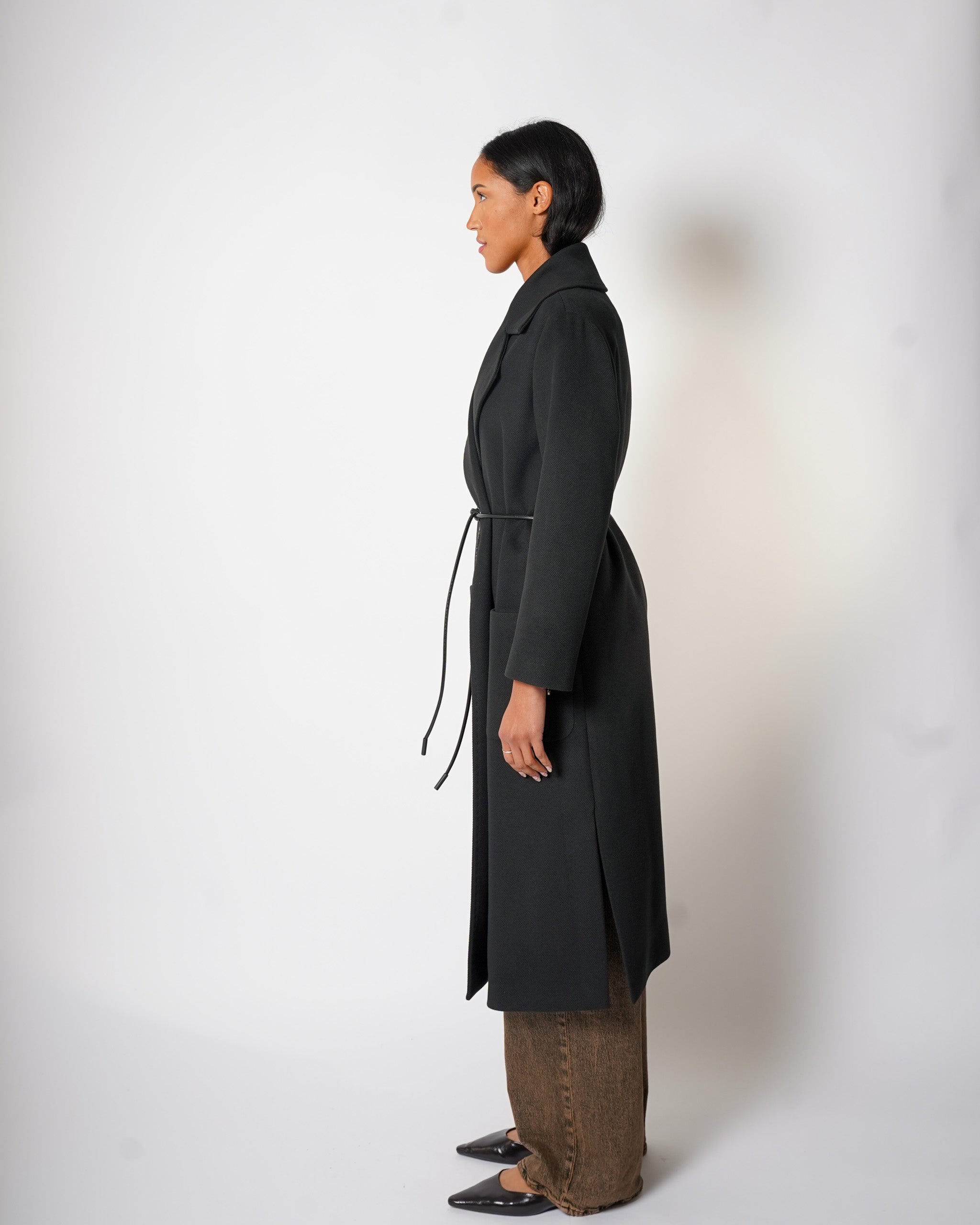 Cappotto lungo con cintura a filo in ecopelle e tasche davanti - Tricot