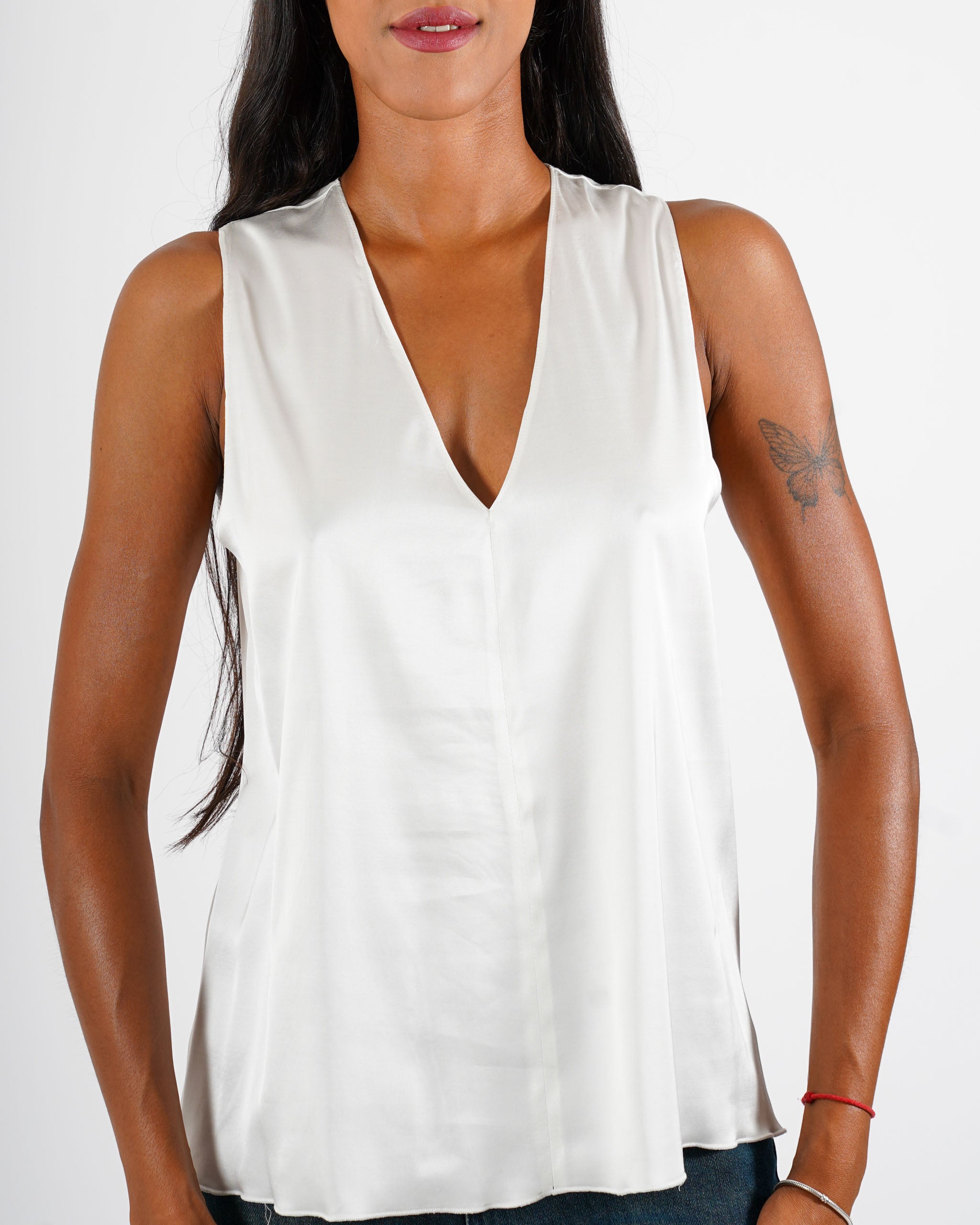 Blusa smanicata scollo a v in raso - Pausini