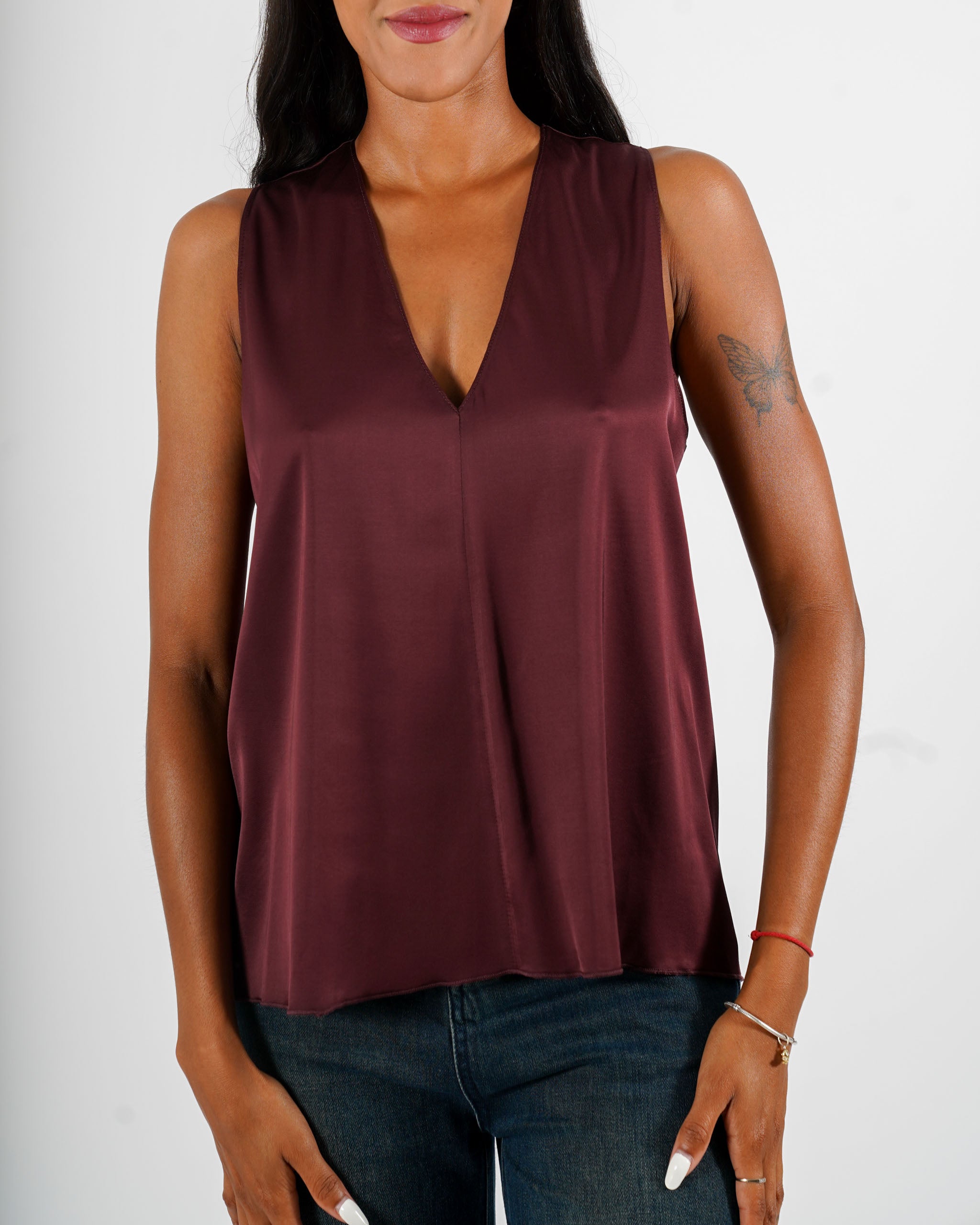 Blusa smanicata scollo a v in raso - Pausini