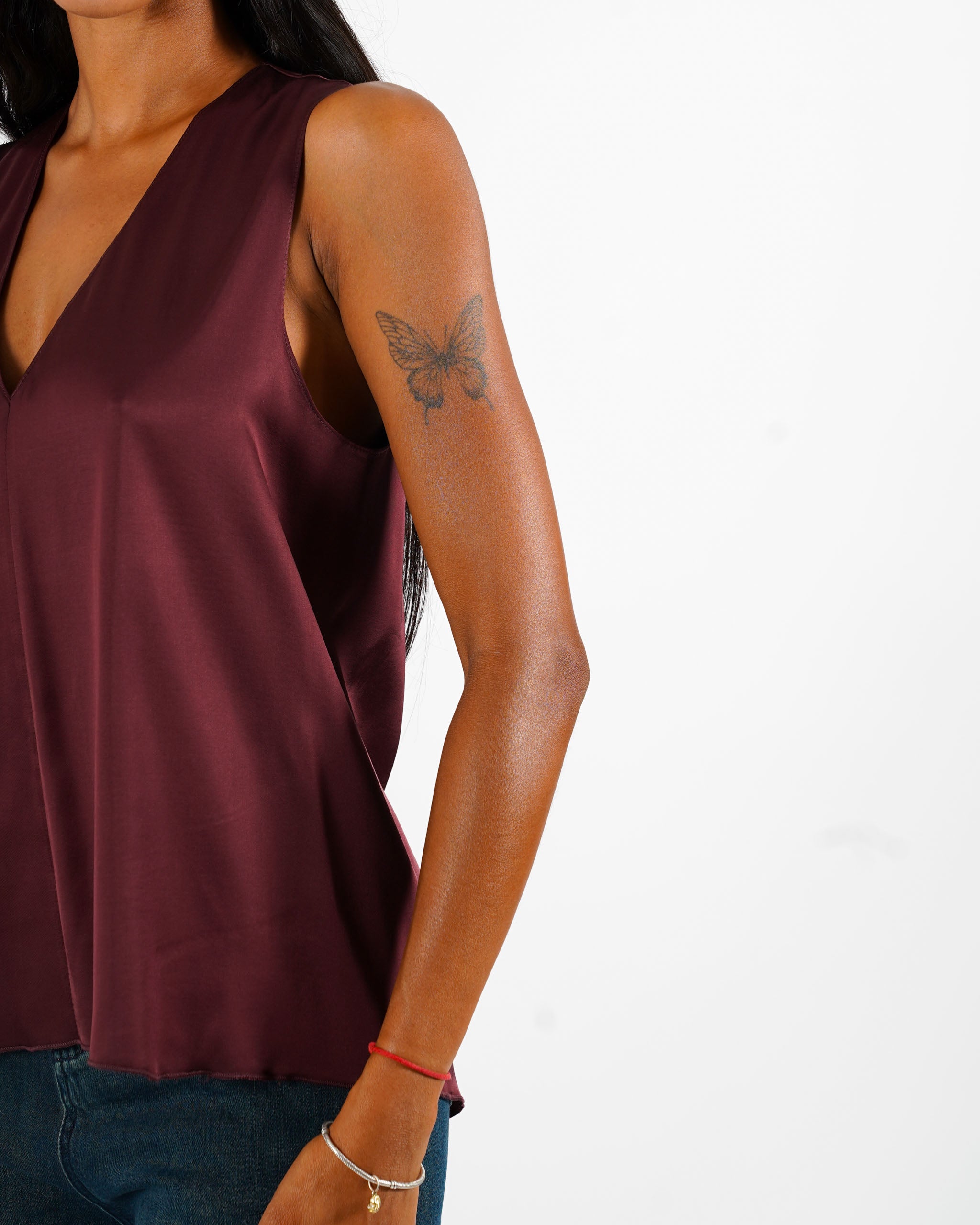 Blusa smanicata scollo a v in raso - Pausini