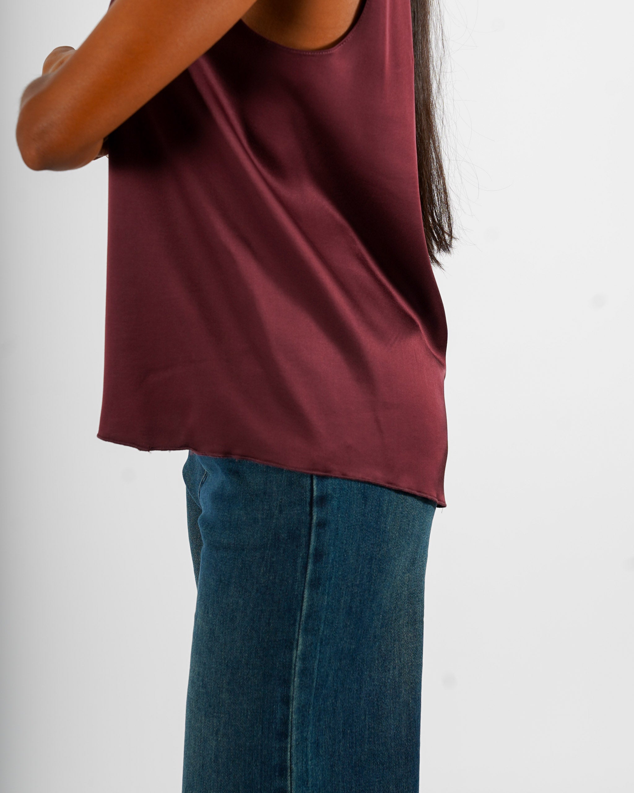 Blusa smanicata scollo a v in raso - Pausini