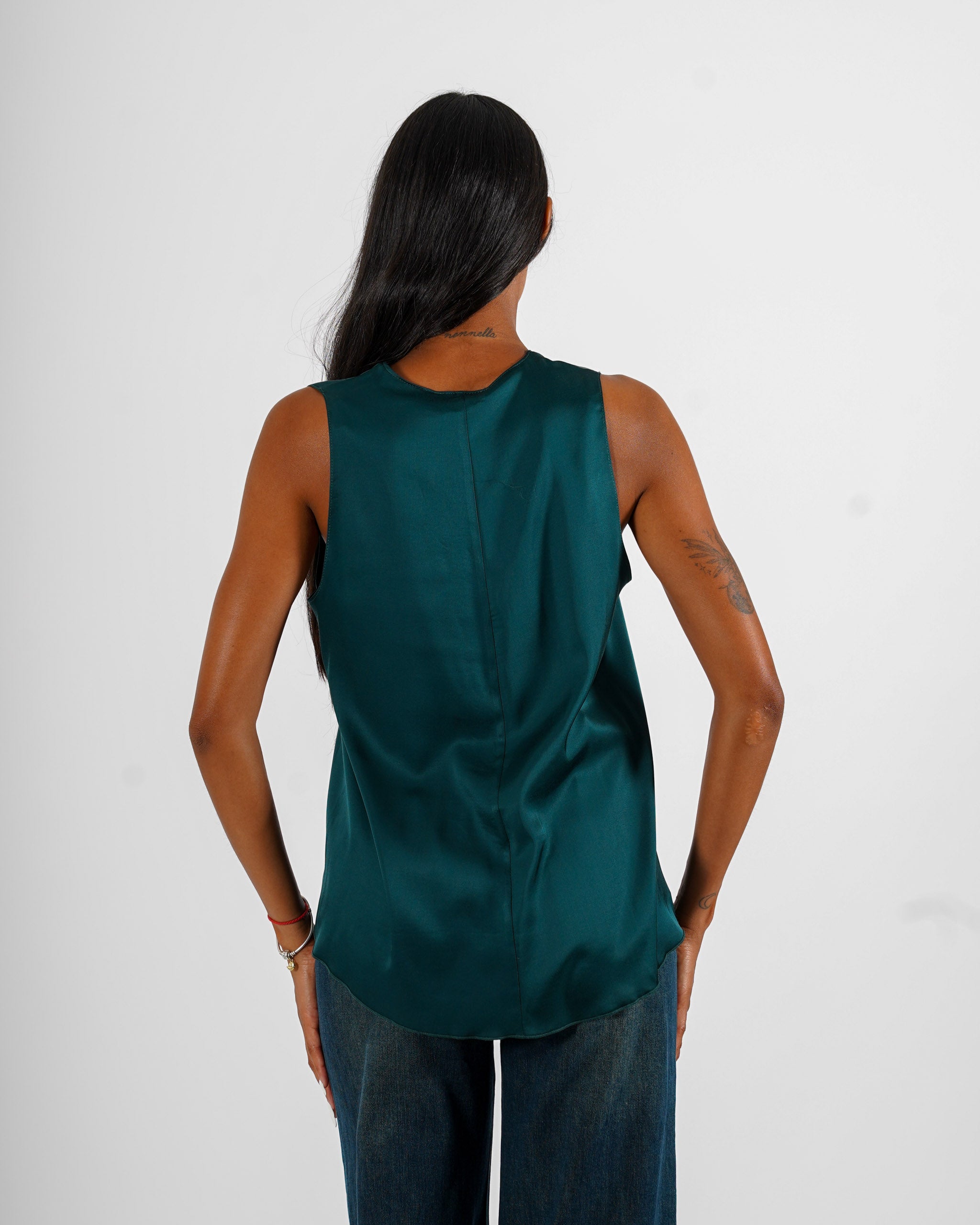 Blusa smanicata scollo a v in raso - Pausini