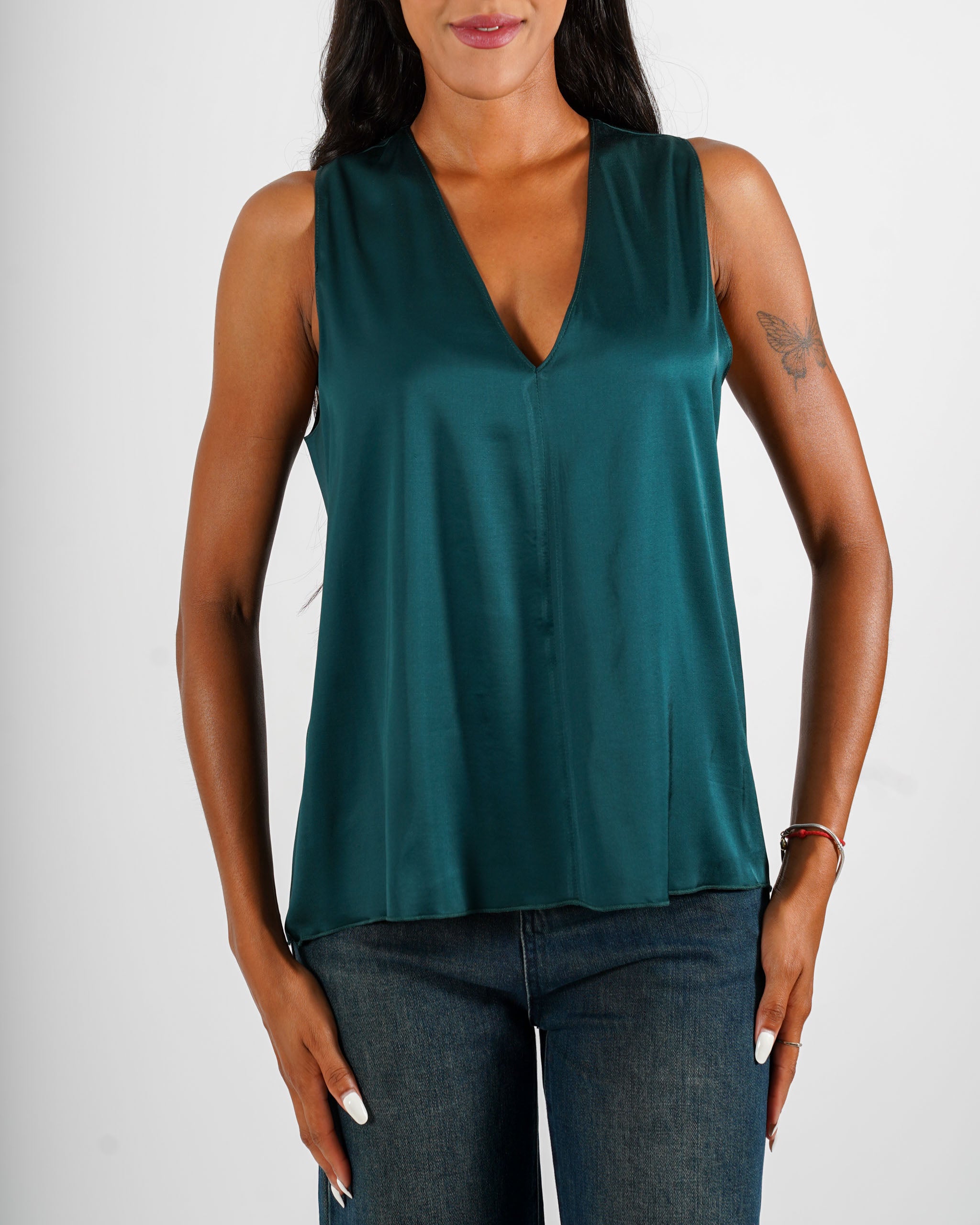 Blusa smanicata scollo a v in raso - Pausini