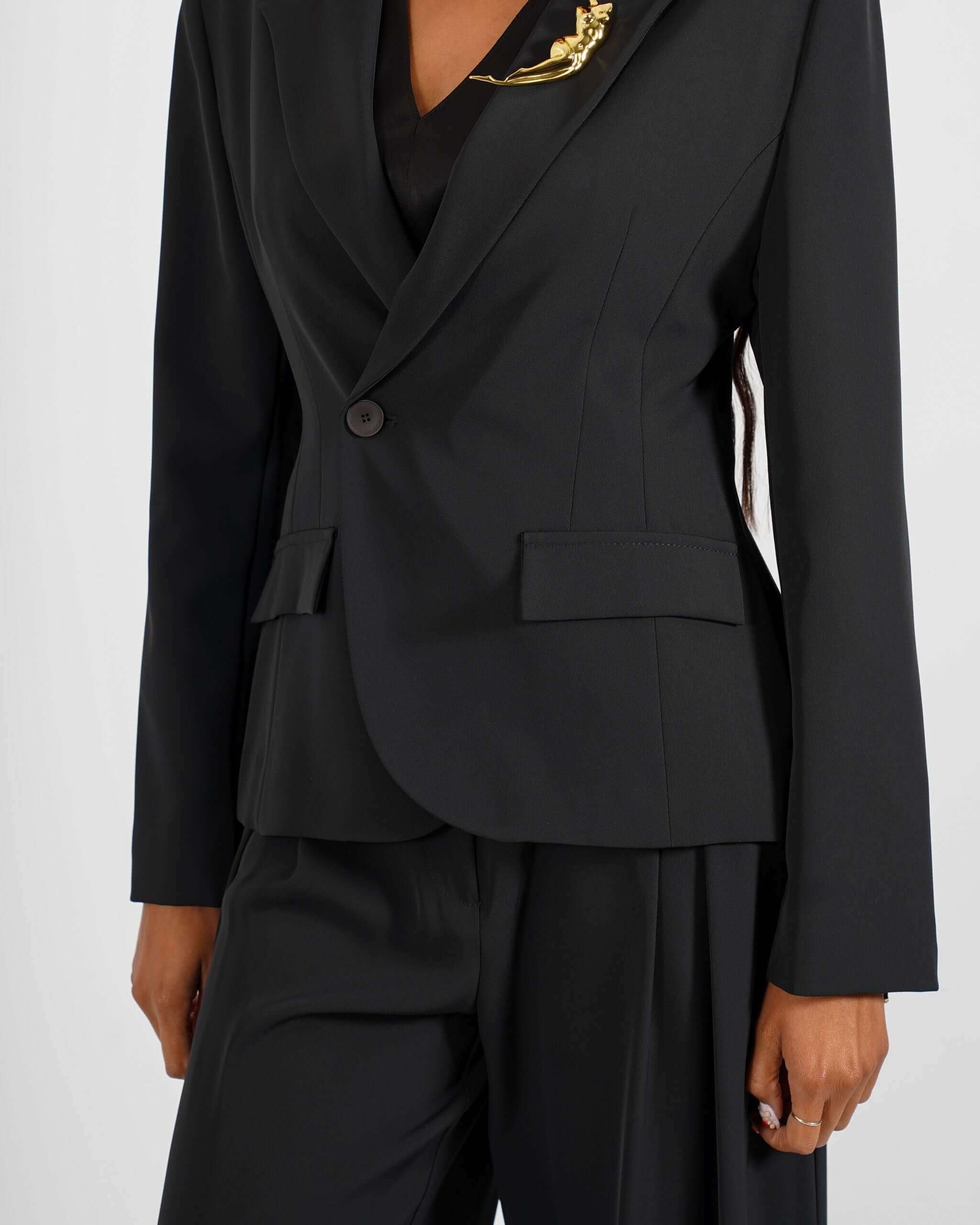 Giacca monopetto tessuto fluido con spilla - Melania - Hope Fashion