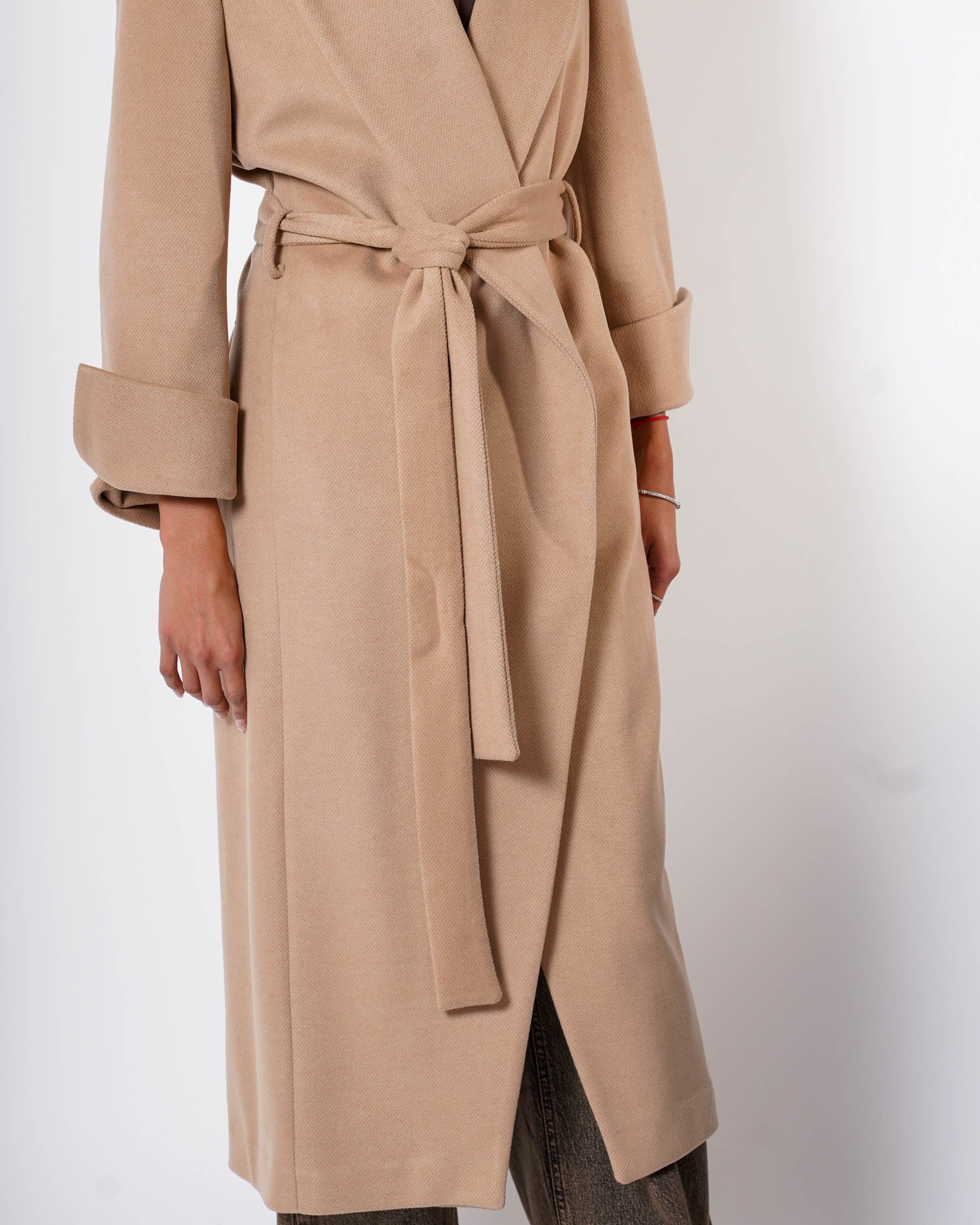 Cappotto lungo con cintura rimovibile con spacco sui polsi- Miranda