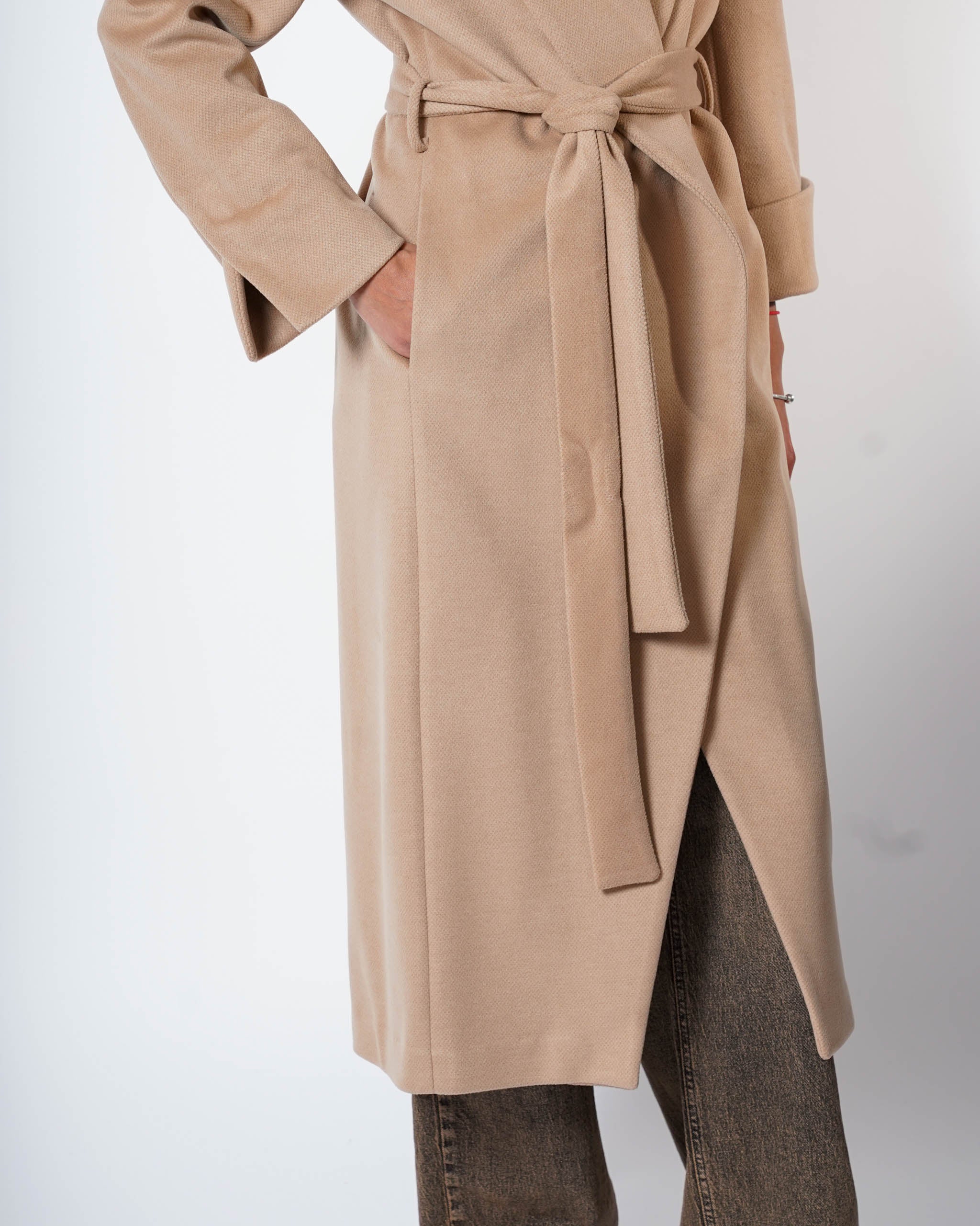 Cappotto lungo con cintura rimovibile con spacco sui polsi- Miranda