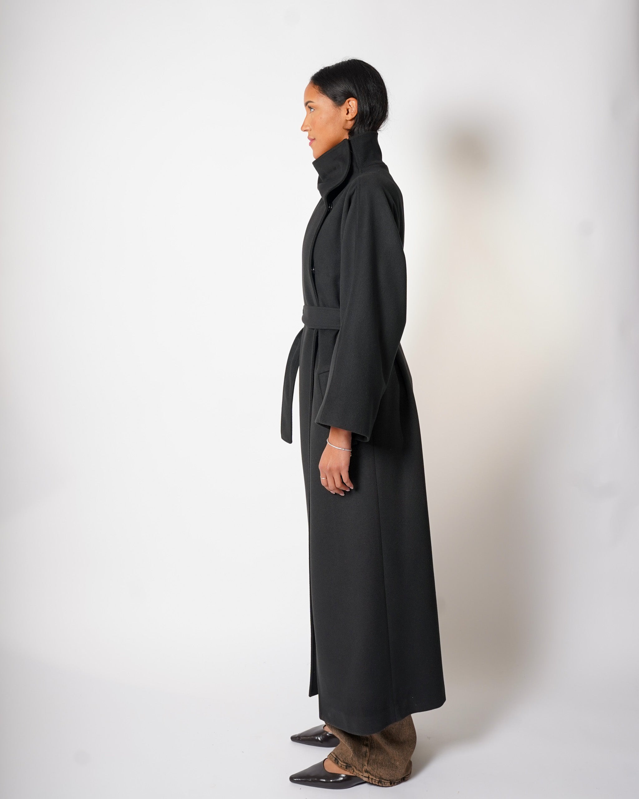 Cappotto lungo con collo alto e cintura - Rondine