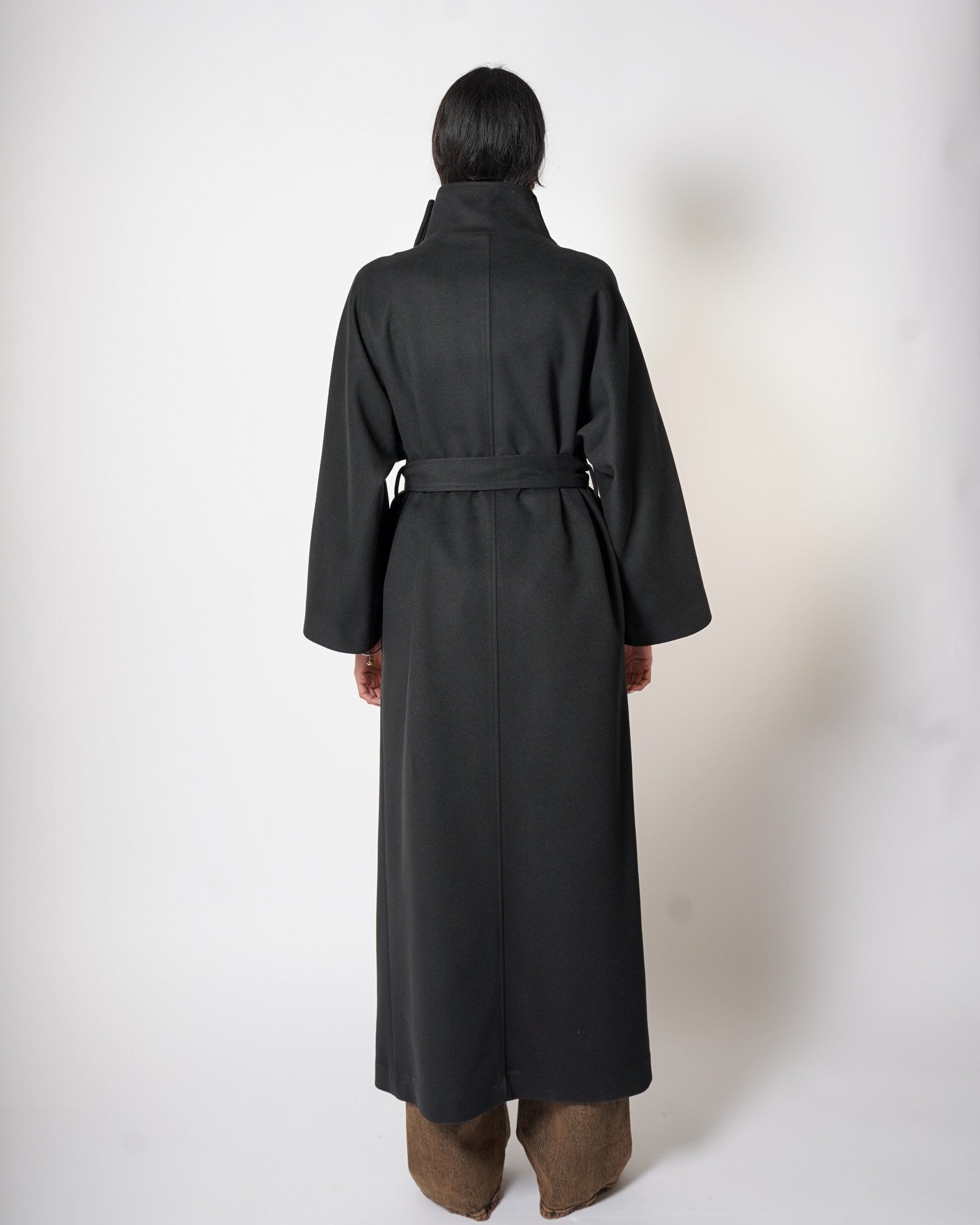 Cappotto lungo con collo alto e cintura - Rondine