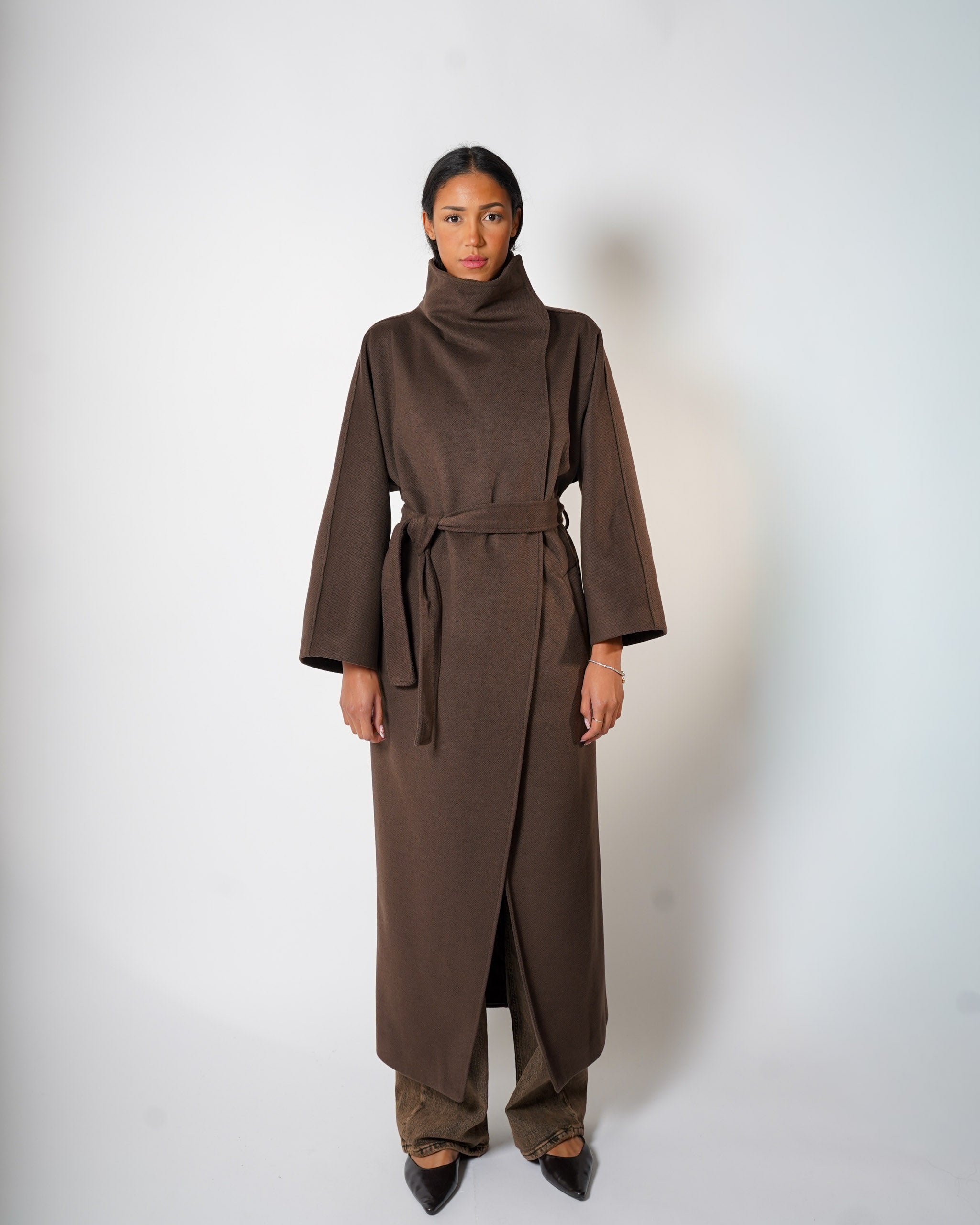 Cappotto lungo con collo alto e cintura - Rondine