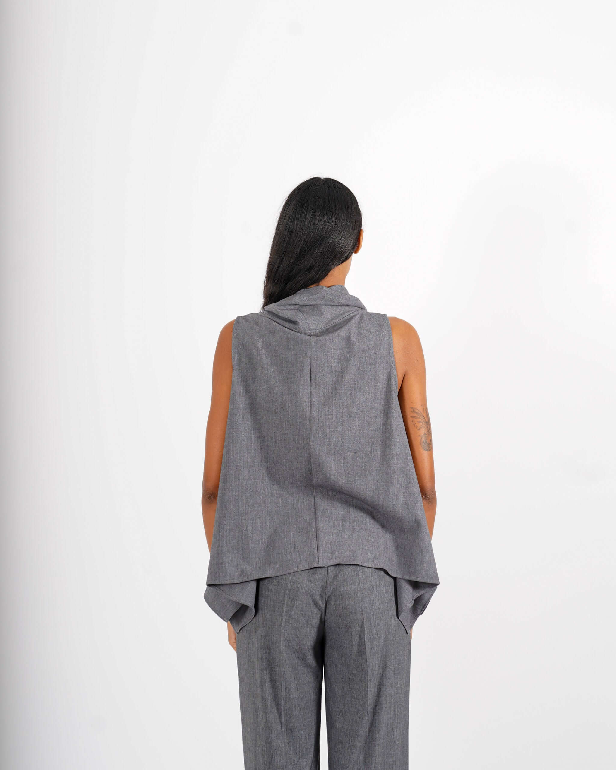 Blusa smanicata asimmetrica - Mirata - Hope Fashion