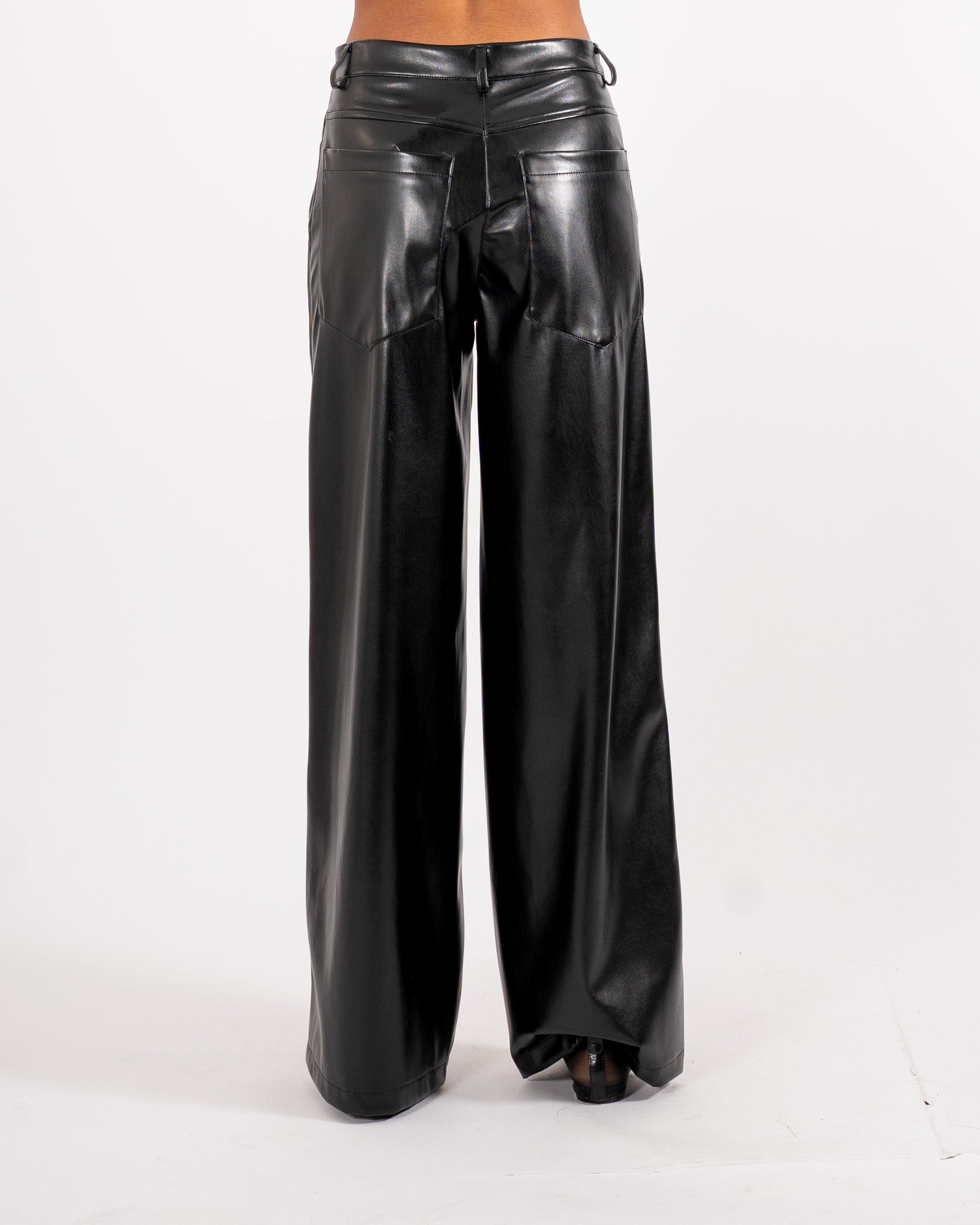Pantaloni regular fit in ecopelle - Monotona