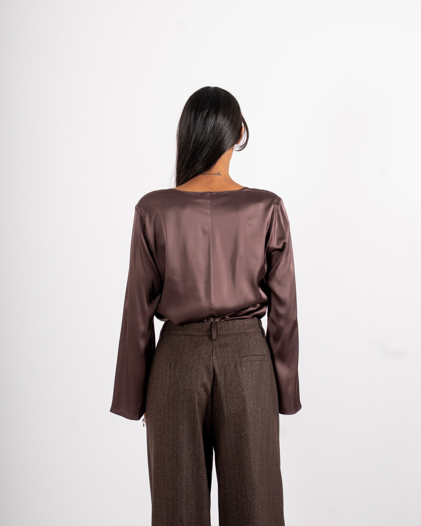 Blusa scollo a v manica lunga in raso - Carrà