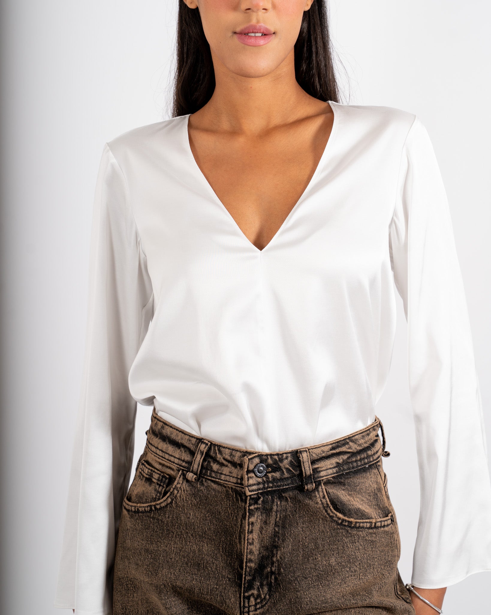 Blusa scollo a v manica lunga in raso - Carrà