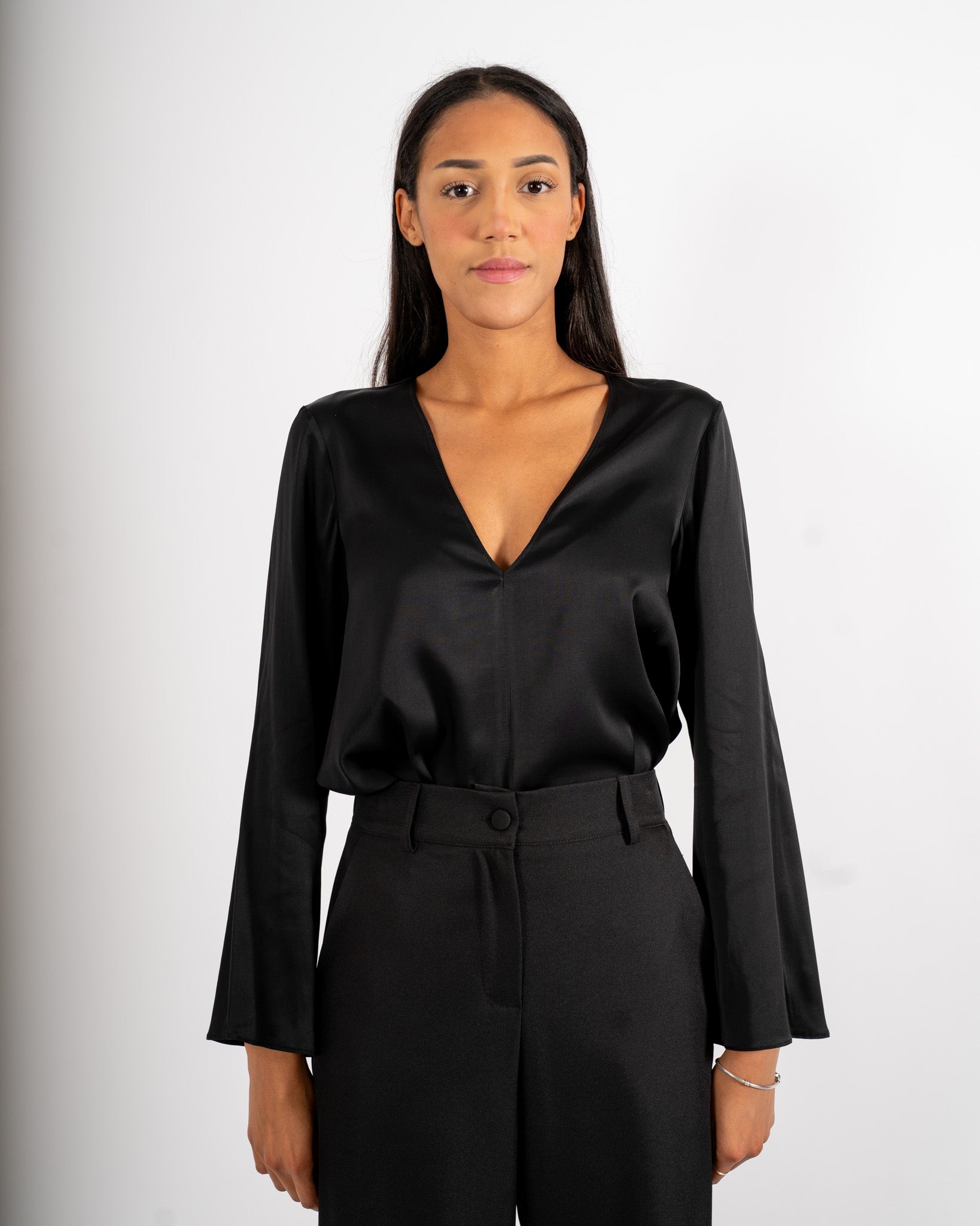 Blusa scollo a v manica lunga in raso - Carrà