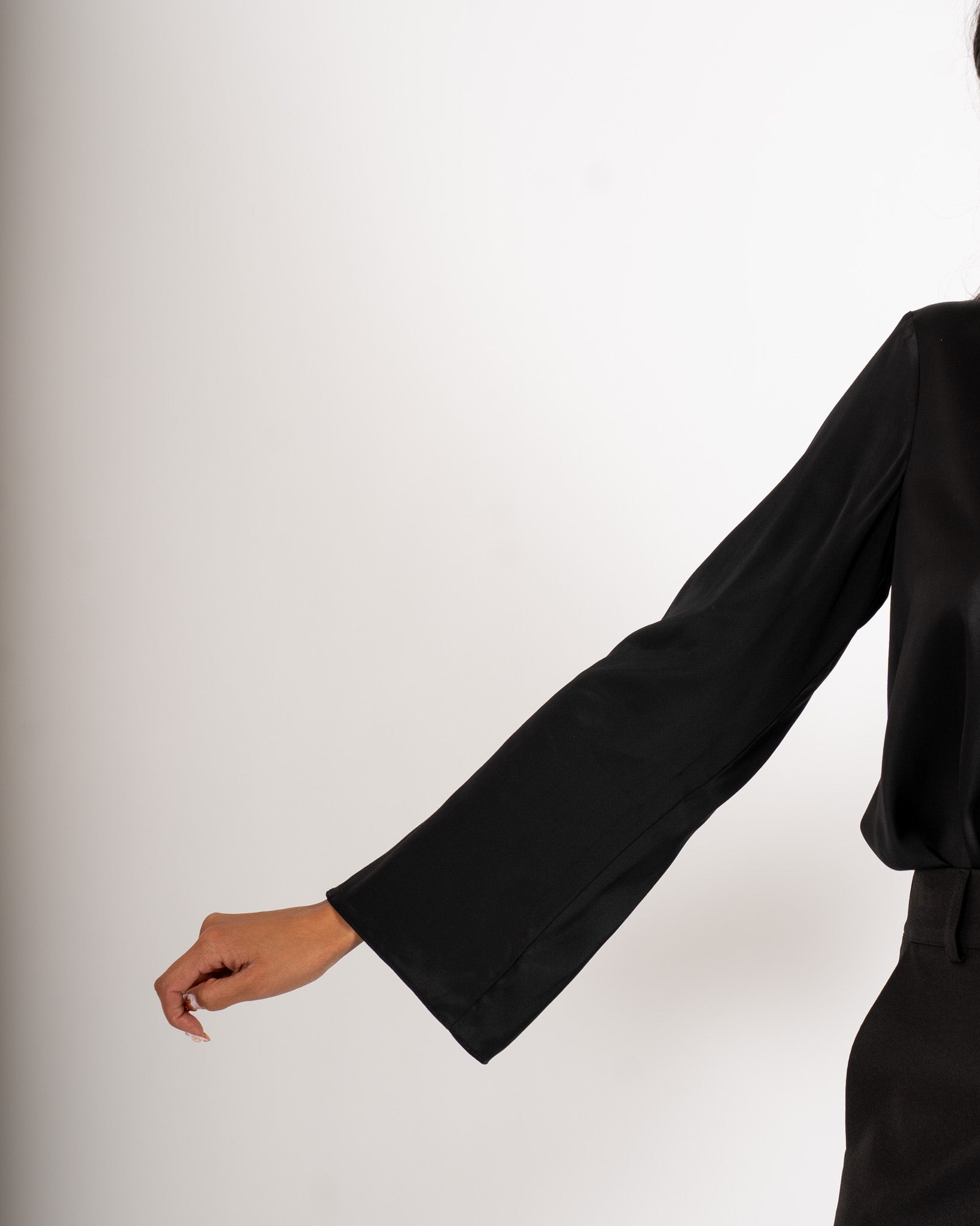 Blusa scollo a v manica lunga in raso - Carrà