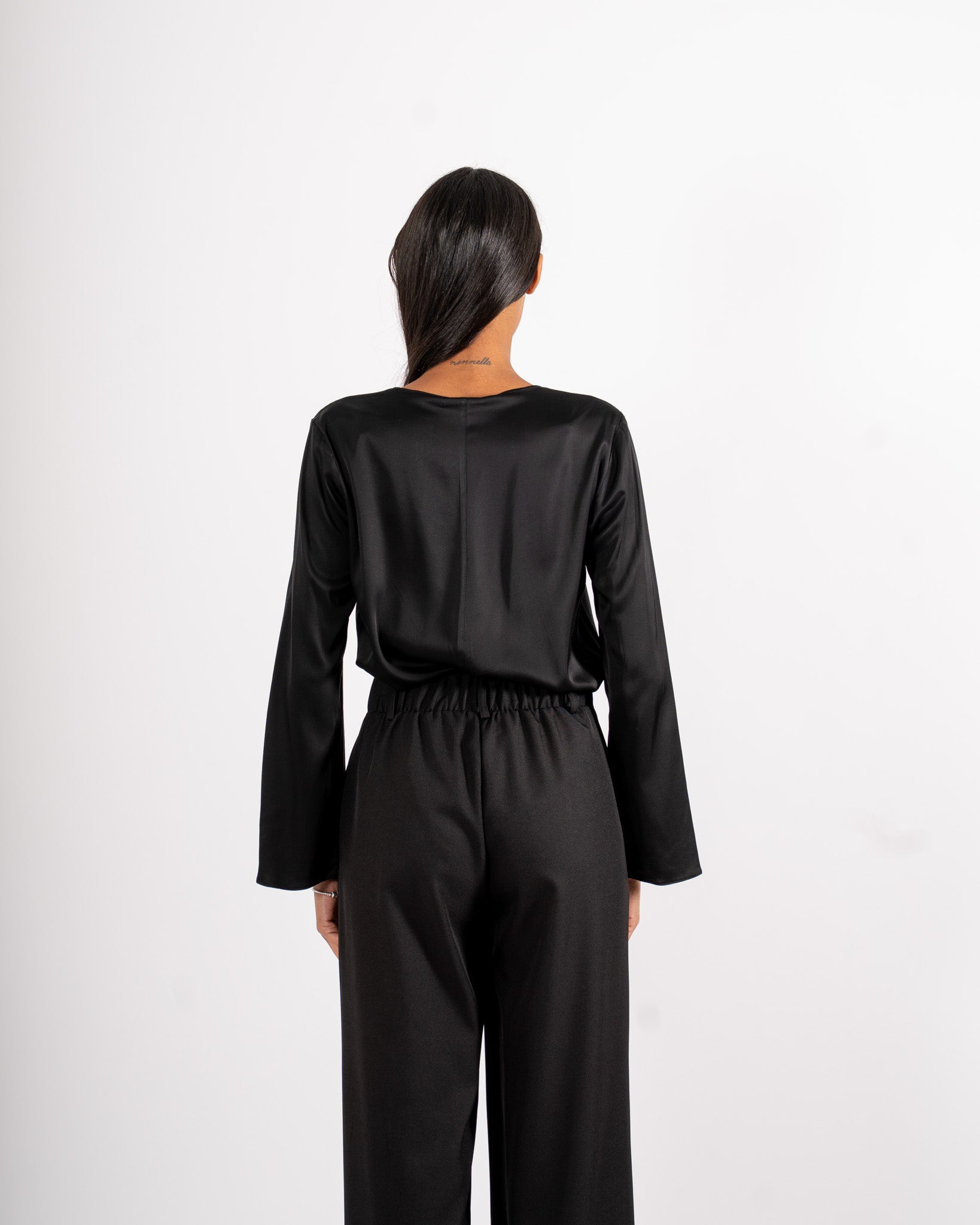 Blusa scollo a v manica lunga in raso - Carrà