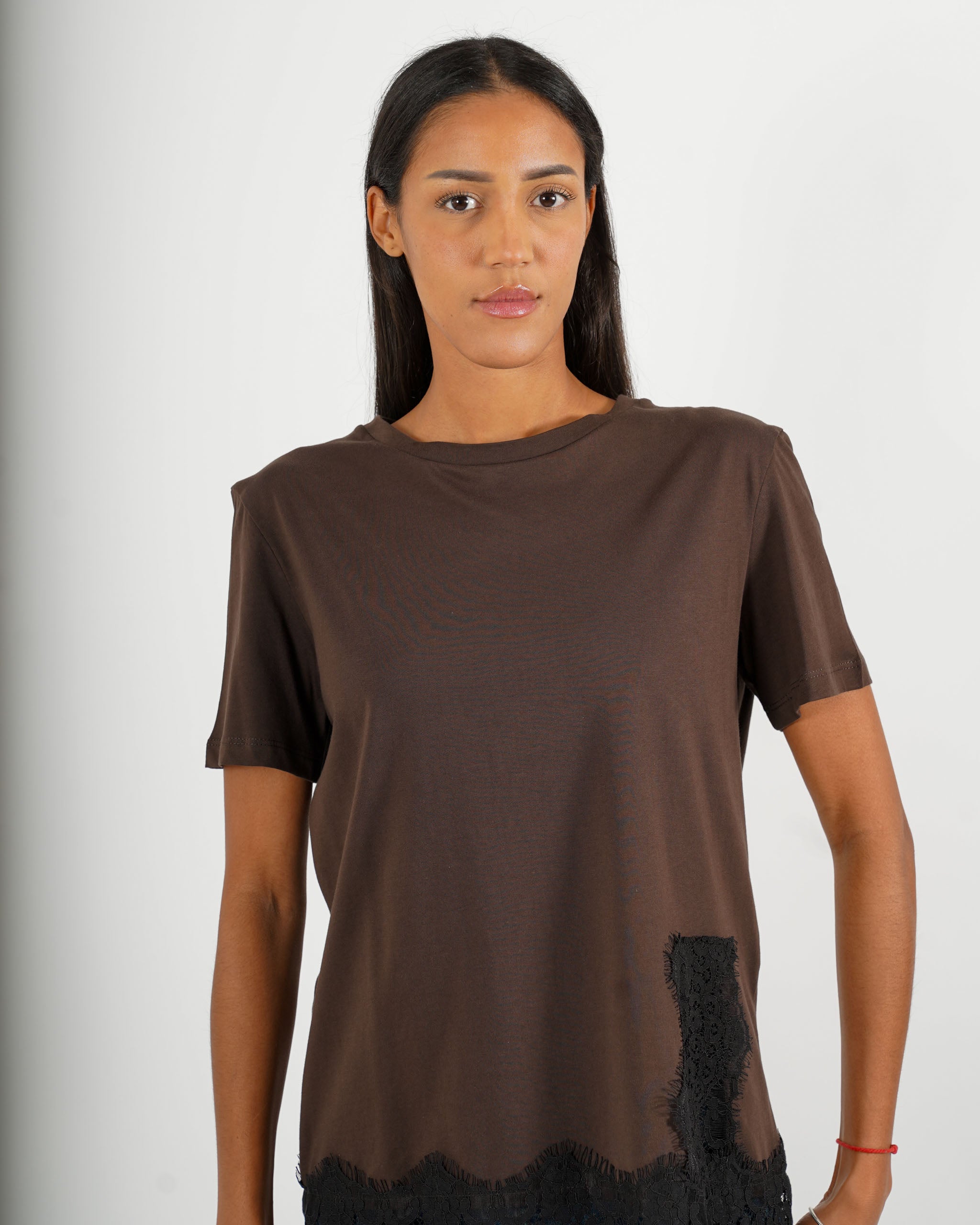 Shirt girocollo con profilo in pizzo macramè - Jabalia