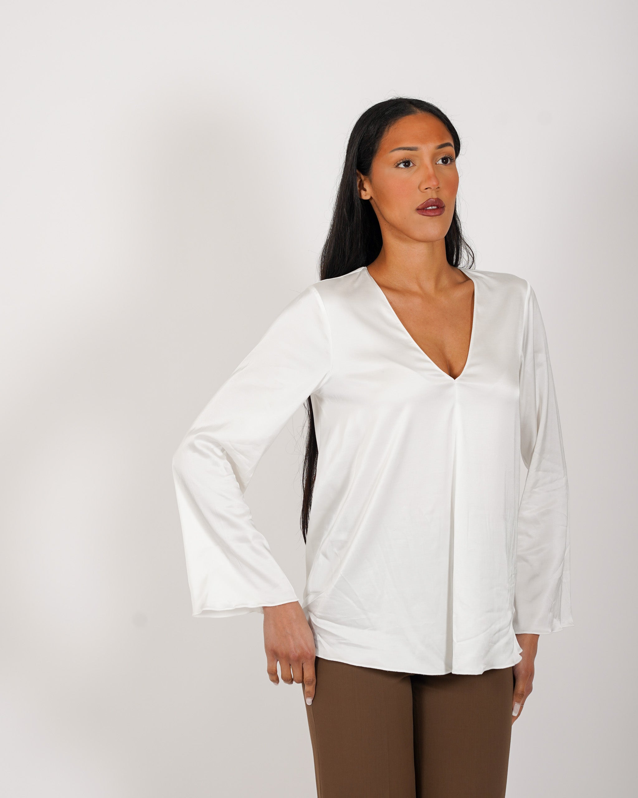 Blusa scollo a v manica lunga in raso - Carrà