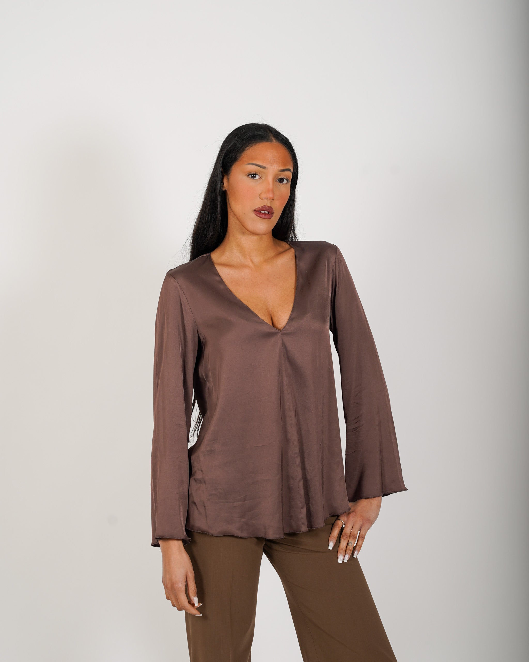 Blusa scollo a v manica lunga in raso - Carrà