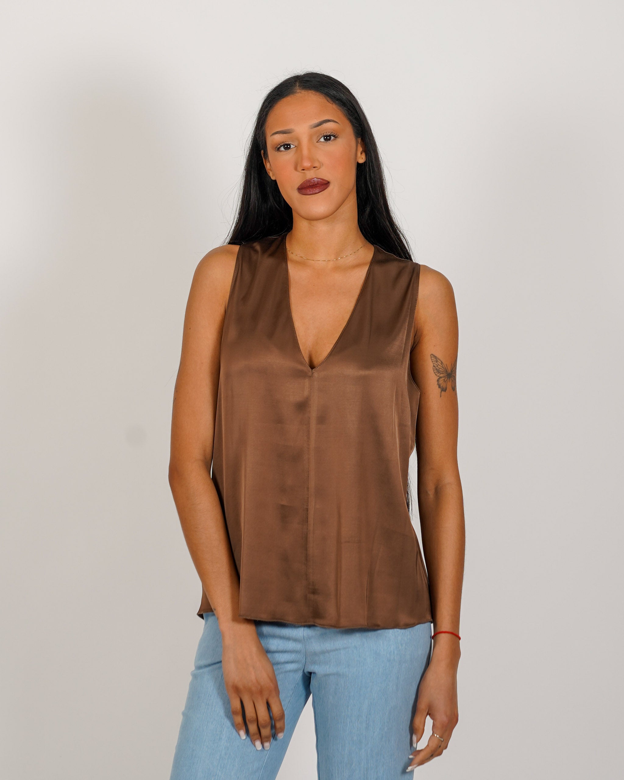 Blusa smanicata scollo a v in raso - Pausini