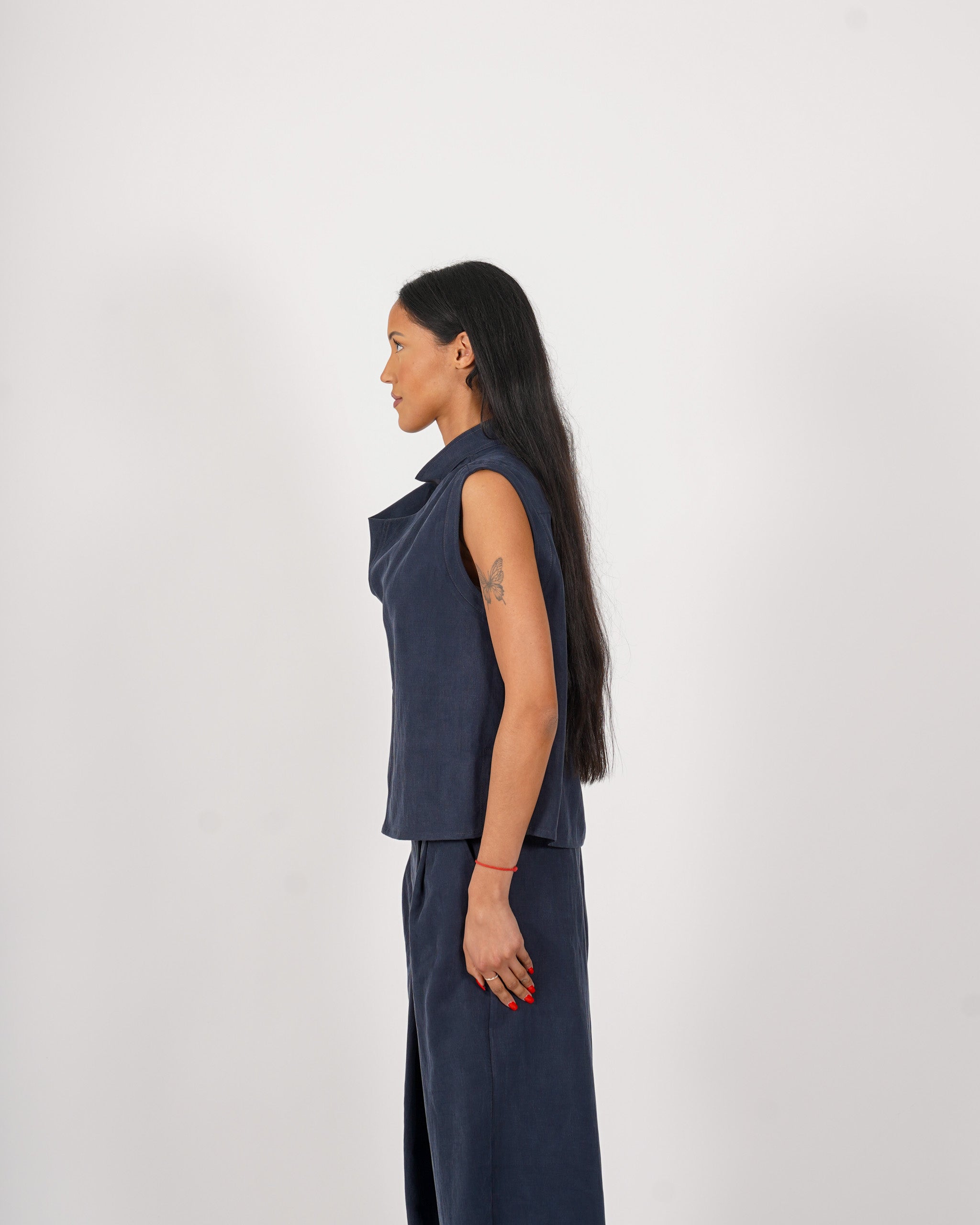 Blusa smanicata in tessuto fluido - Debbie