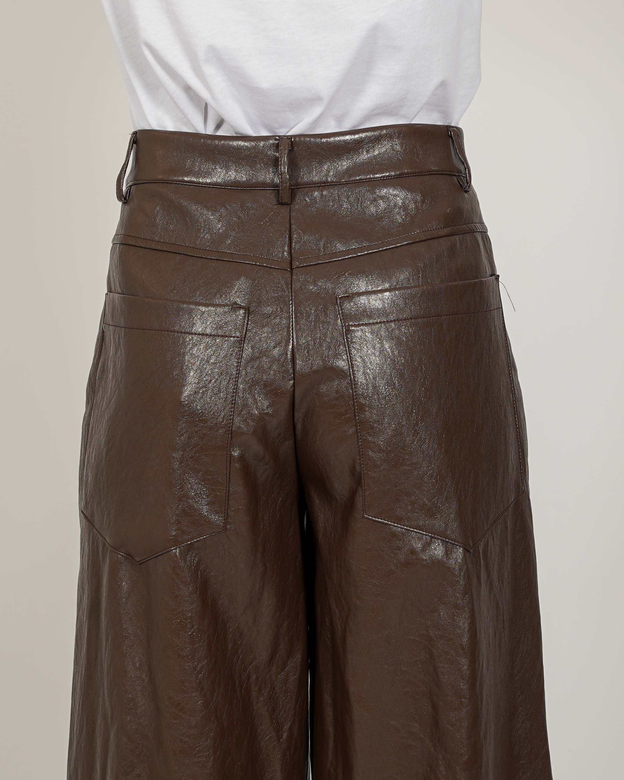 Pantaloni regular fit in ecopelle stropicciata - Monotona