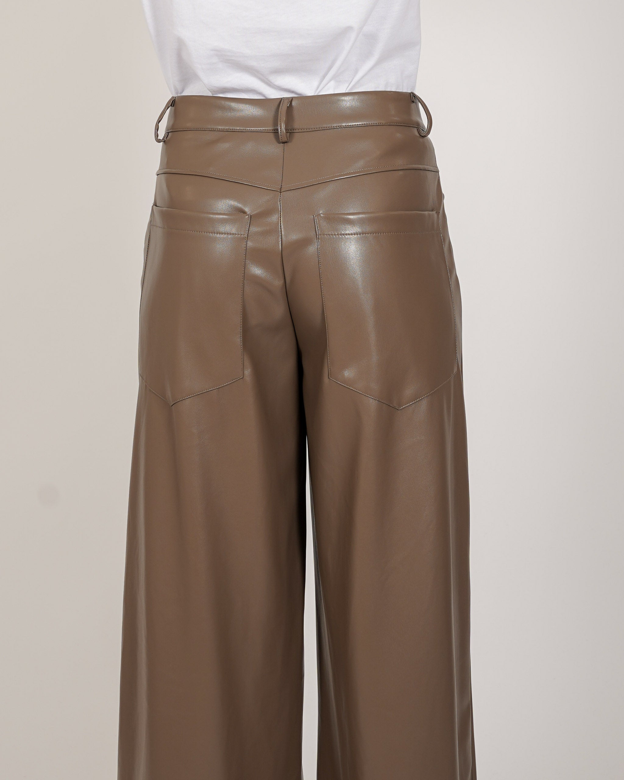 Pantaloni regular in ecopelle - Monotona