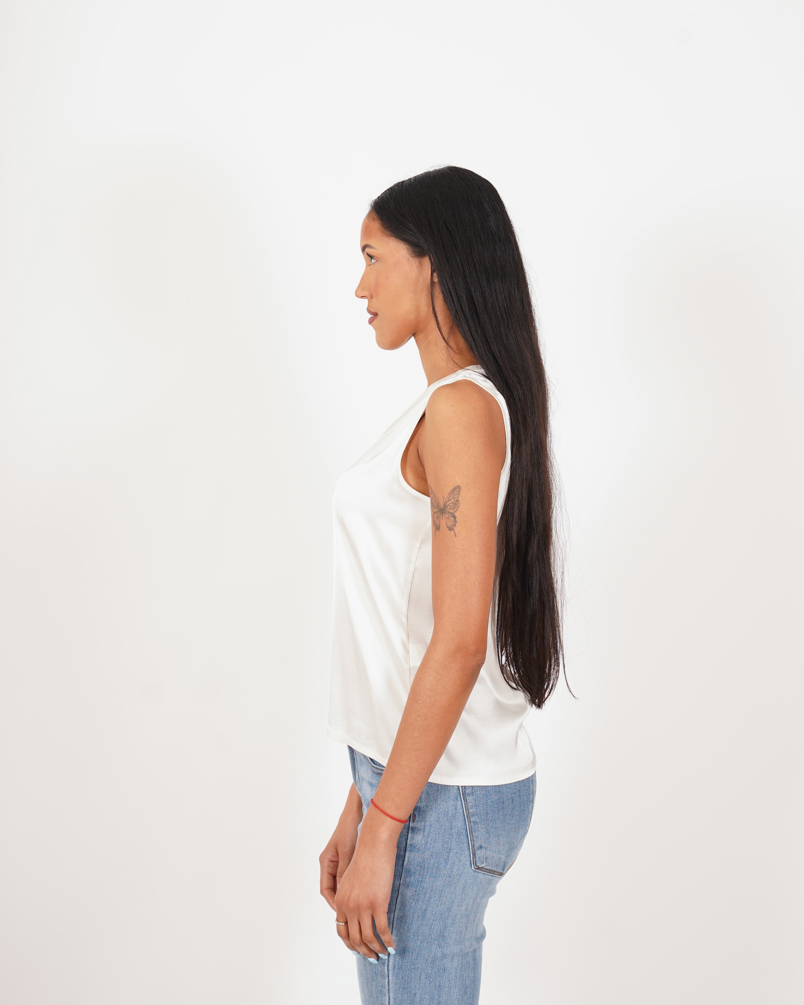 Blusa smanicata girocollo in raso - Giada