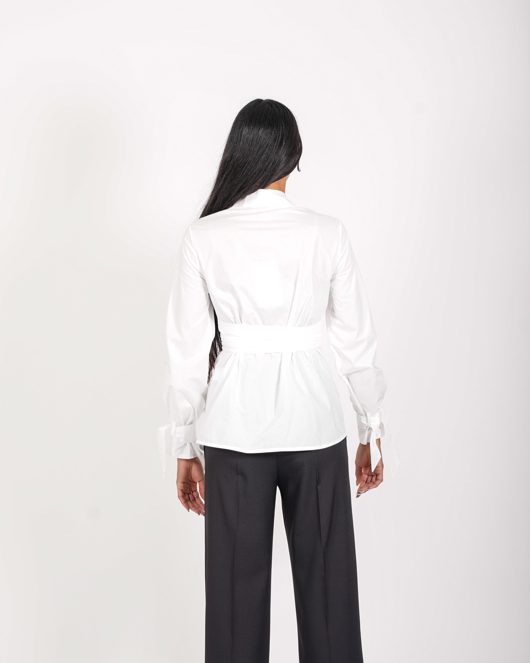 Camicia slim fit con nodo in cotone - Gaudiosa