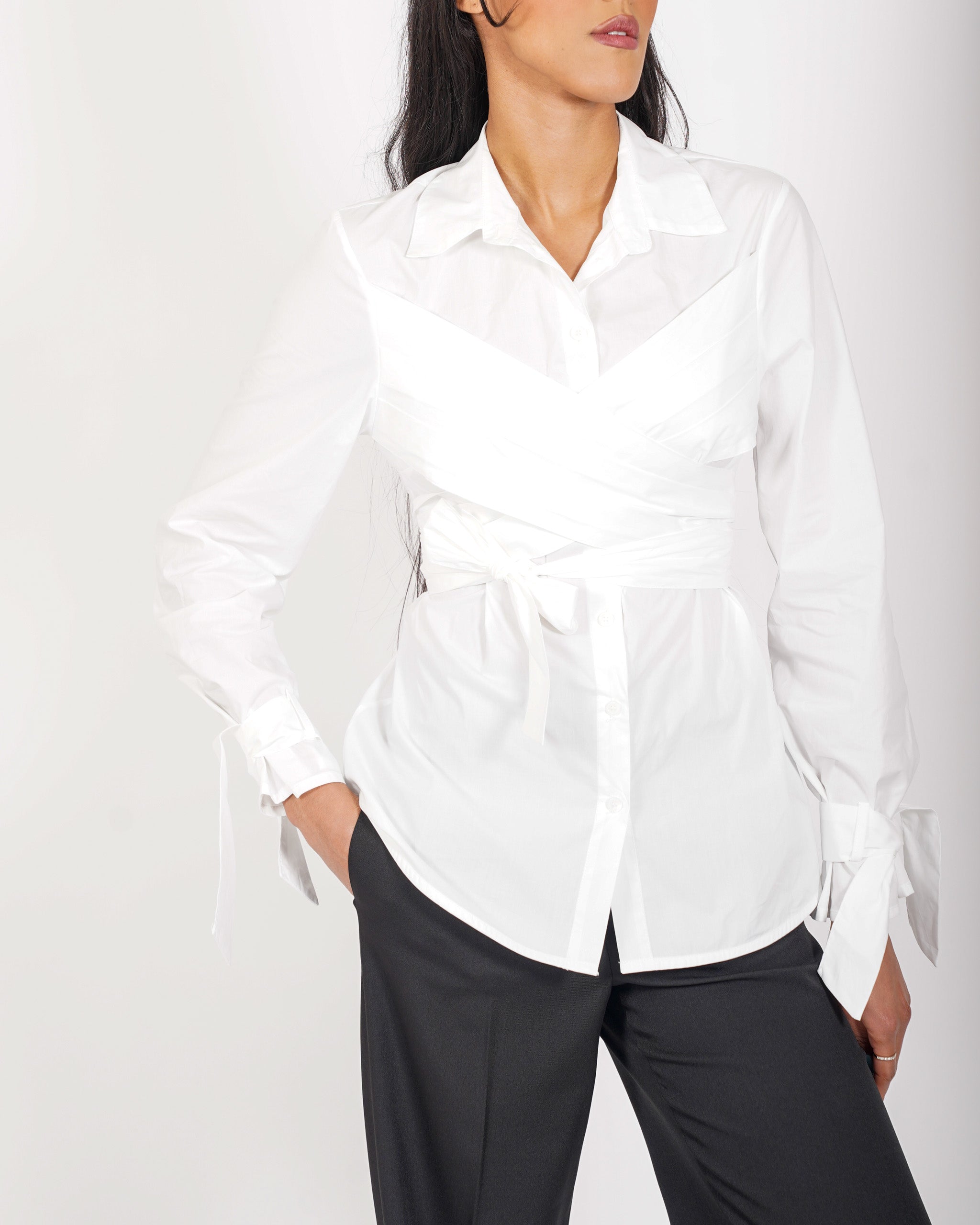 Camicia slim fit con nodo in cotone - Gaudiosa