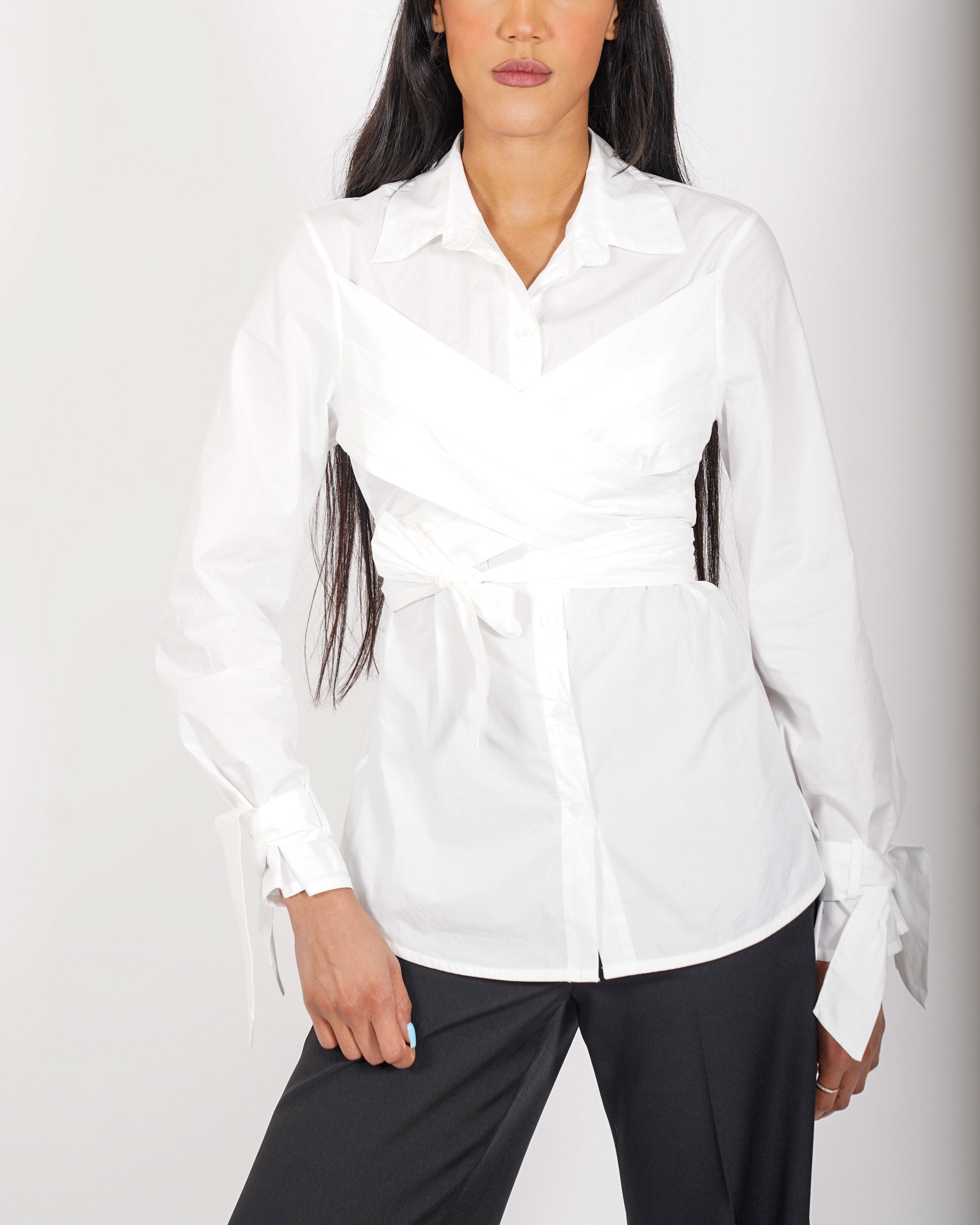 Camicia slim fit con nodo in cotone - Gaudiosa