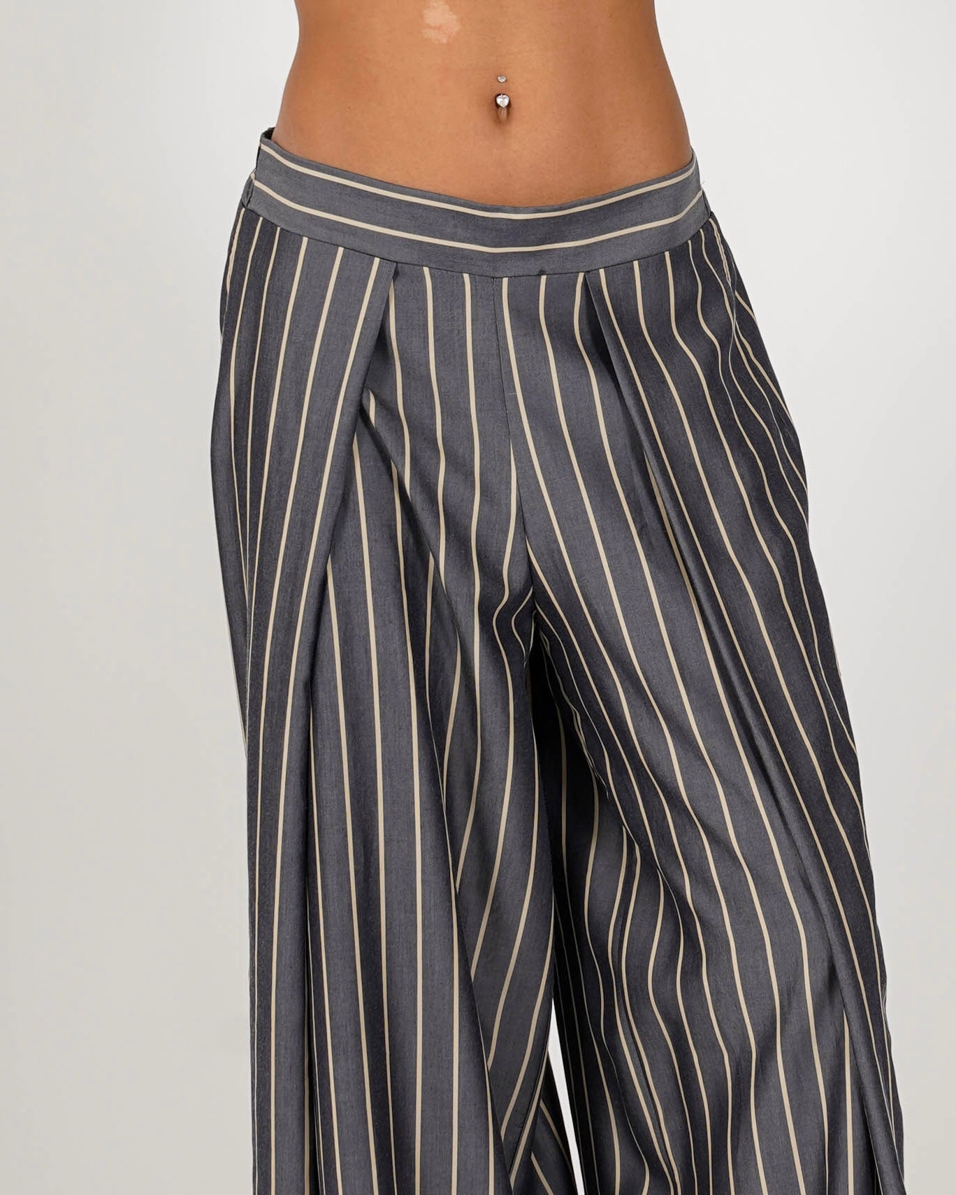 Pantaloni con baschina e gamba larga - Giuditta