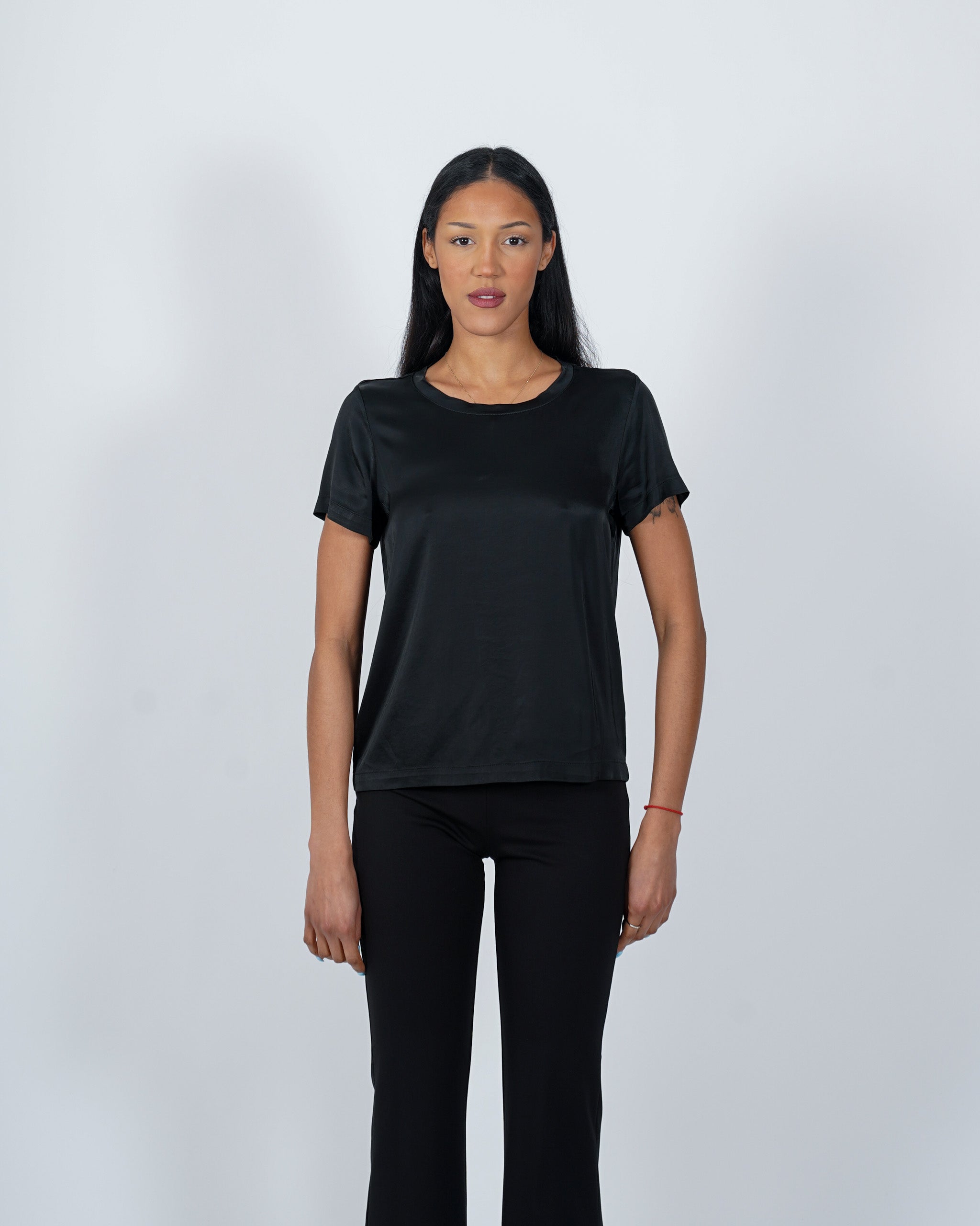 Blusa girocollo mezza manica in raso - Rewill