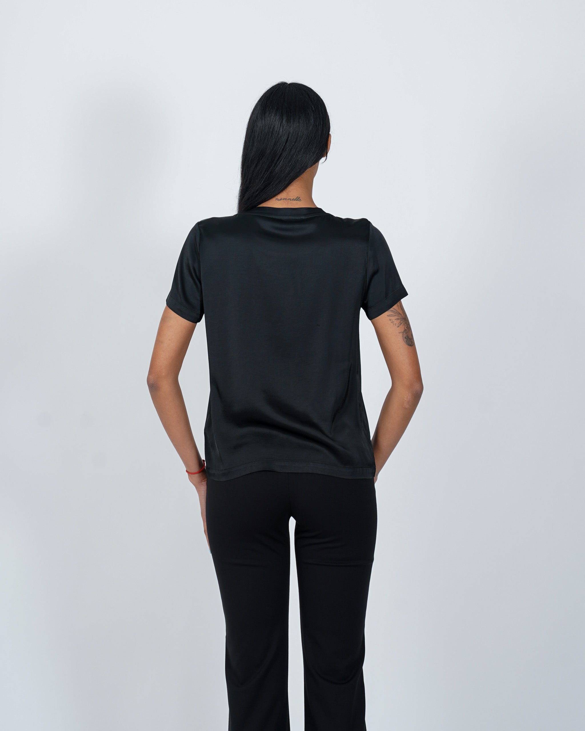 Blusa girocollo mezza manica in raso - Rewill