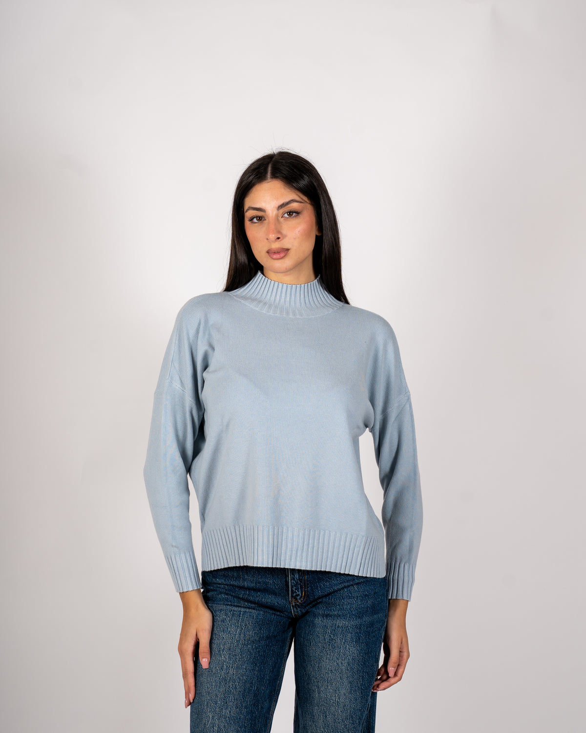 Maglia collo alto con spacchetti sul fondo - Gesso