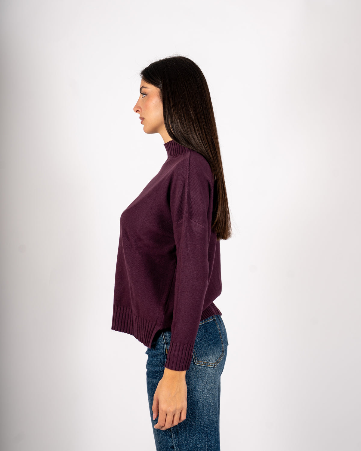 Maglia collo alto con spacchetti sul fondo - Gesso