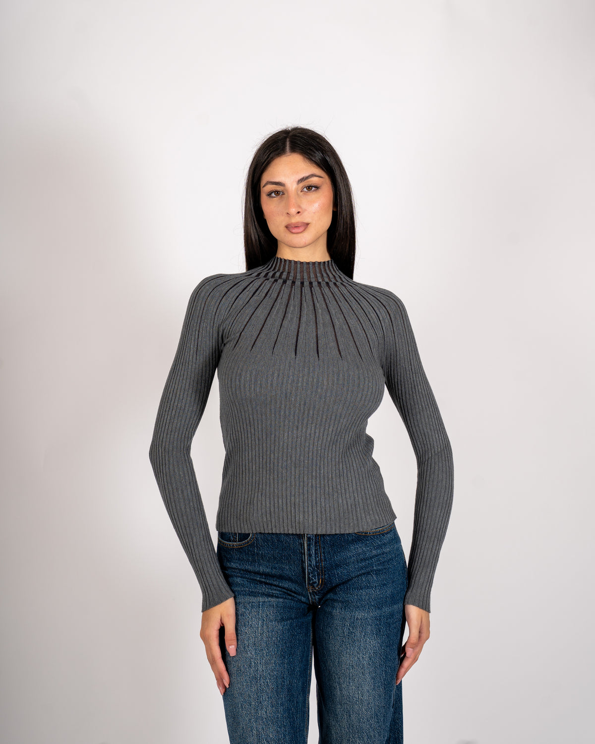 Maglia collo alto in mano viscosa dettaglio in rete - Alvara