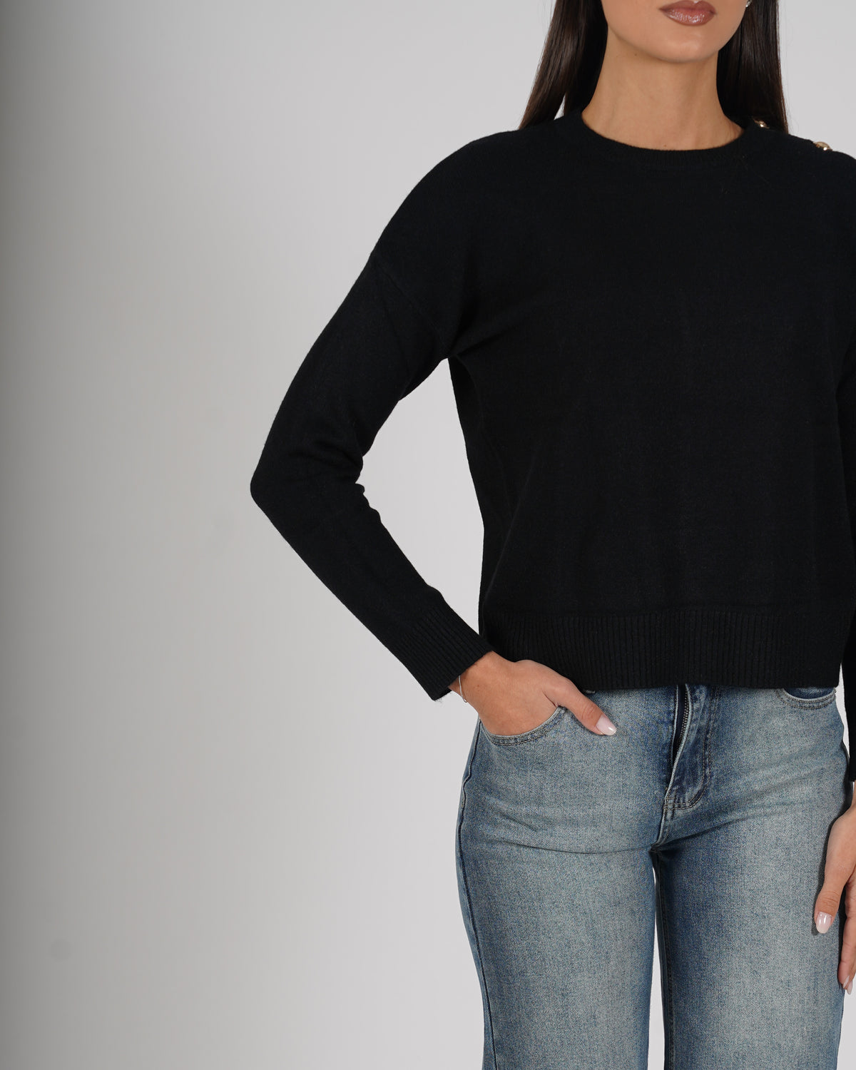 Maglia girocollo con bottoni oro - Morbida