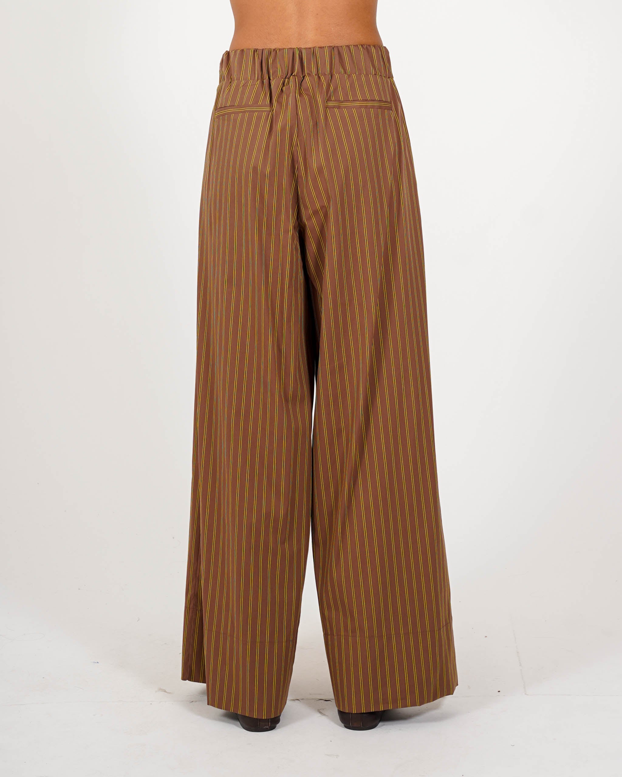 Pantaloni con baschina a gamba larga - Usata